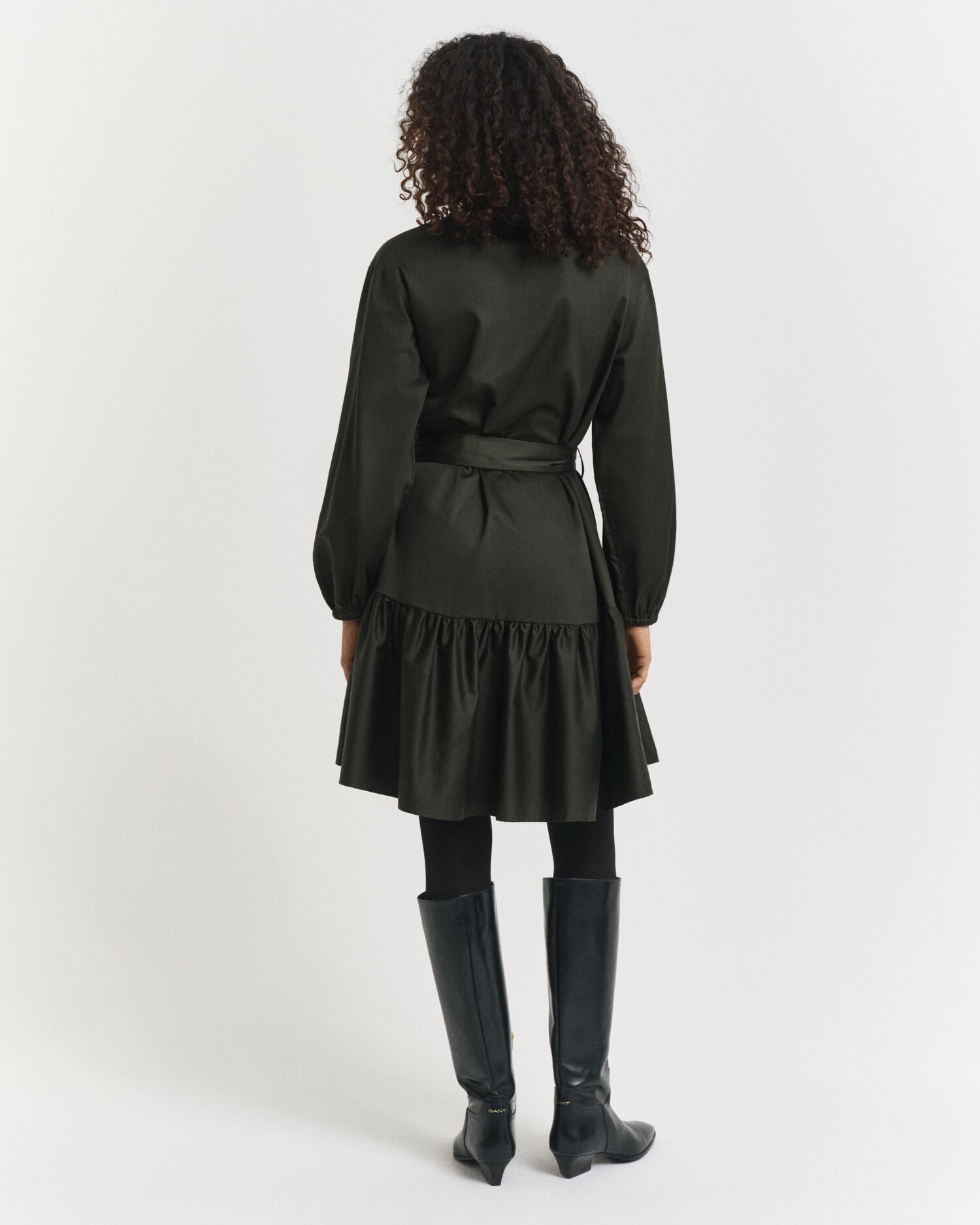 Langärmeliges Kleid aus Baumwollsatin