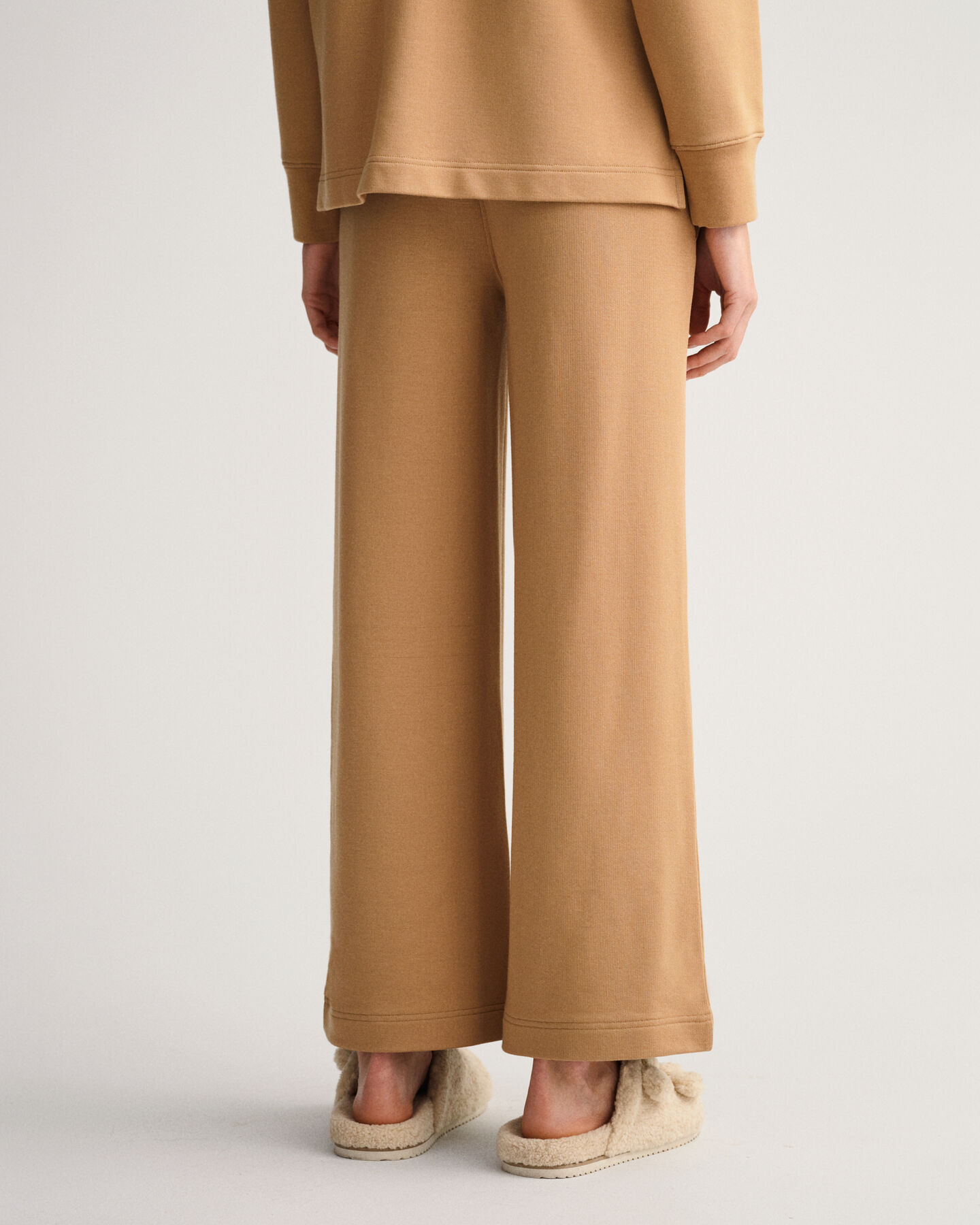 Ausgestellte Sweathose