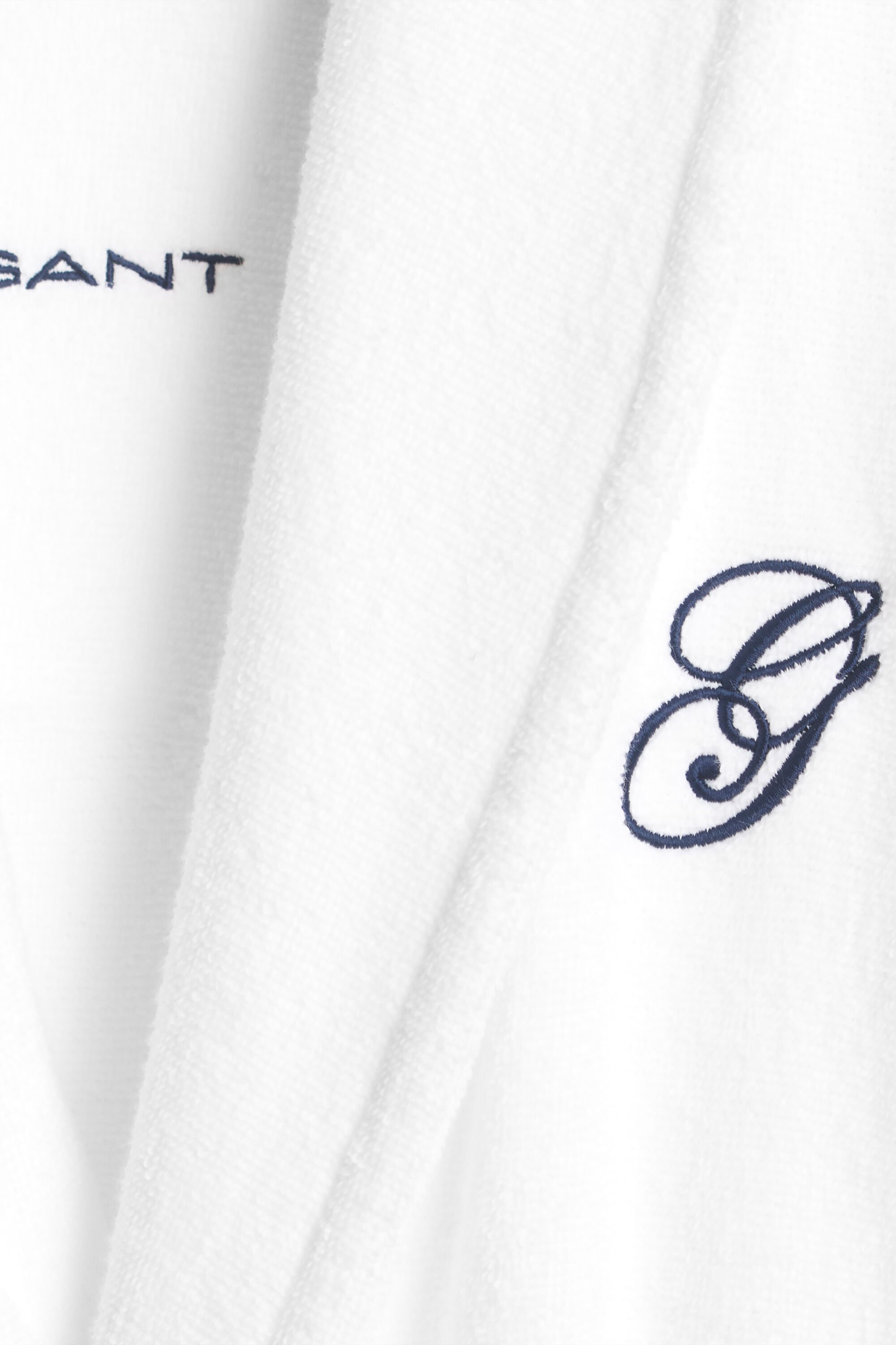 Bestickter Bademantel