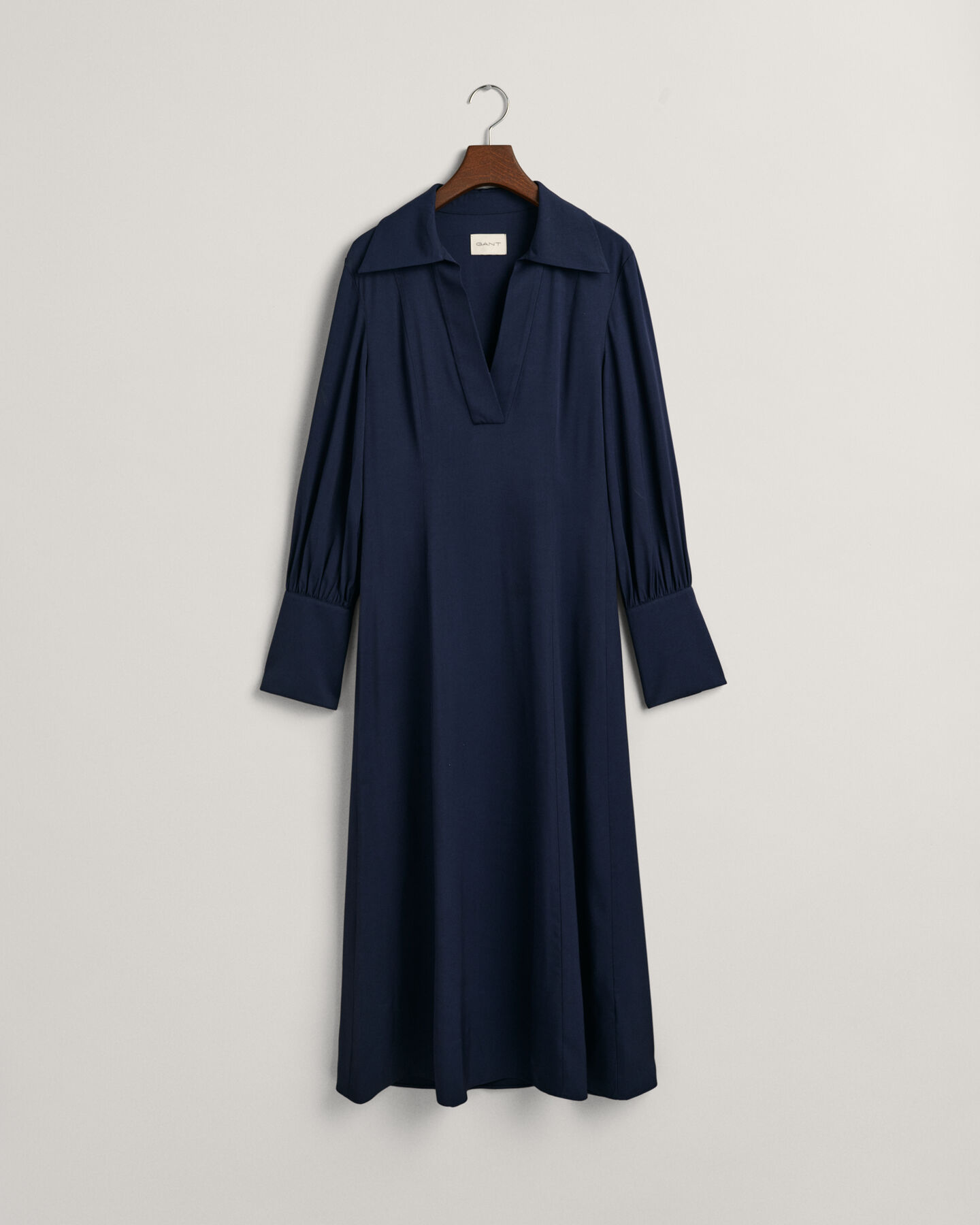 Slim Fit Kleid mit breiten Manschetten