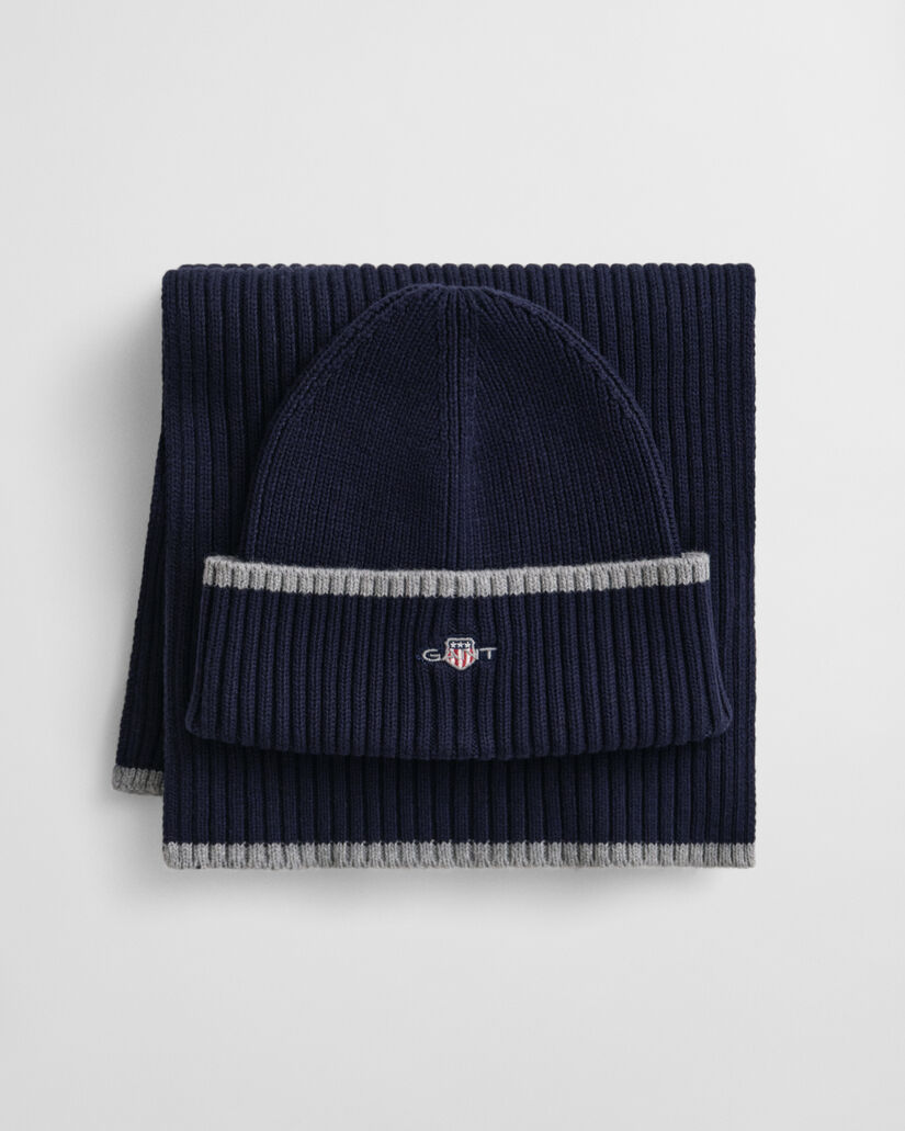 Essential Beanie und Schal im Geschenkset