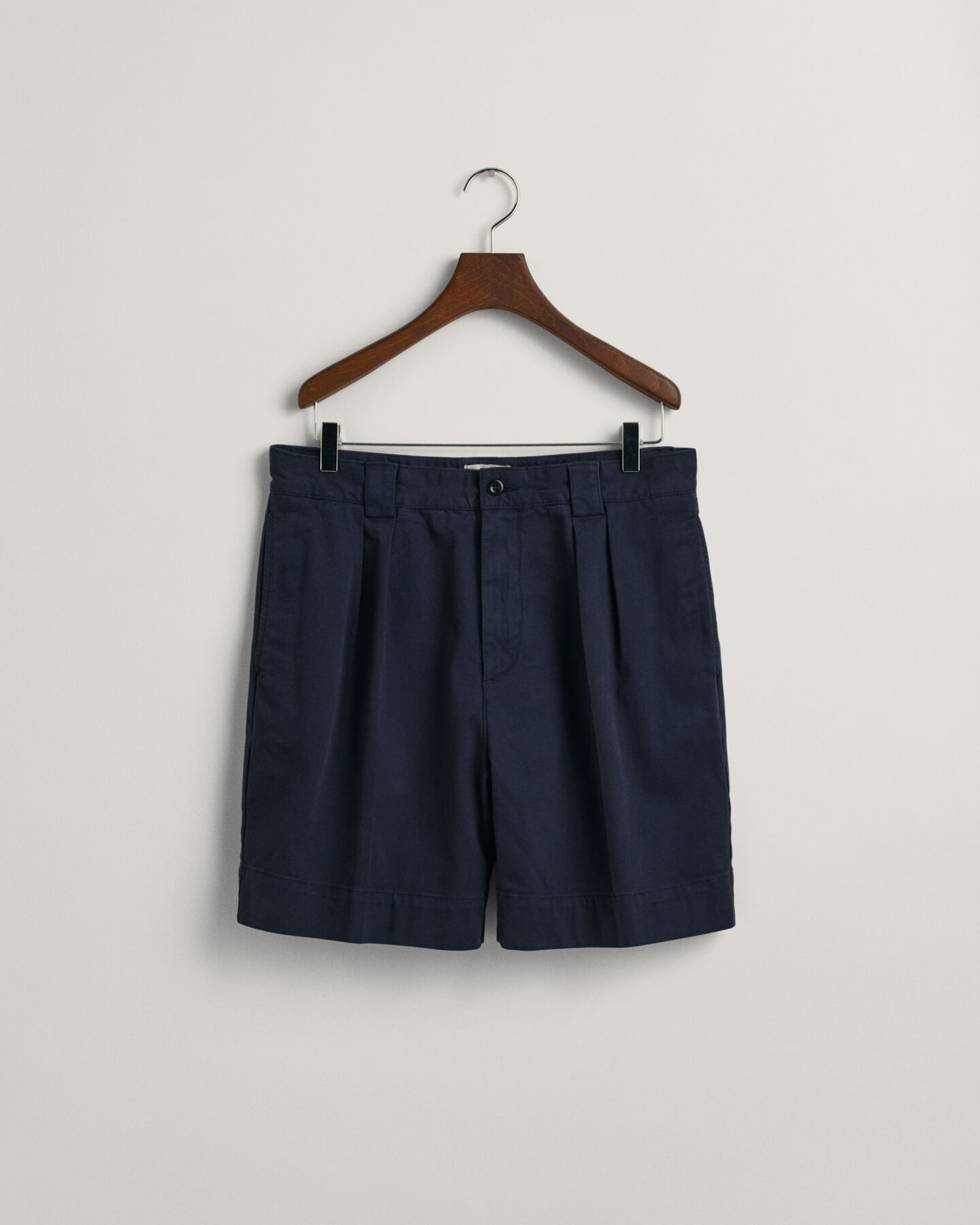 Twill-Chinoshorts mit Bundfalten