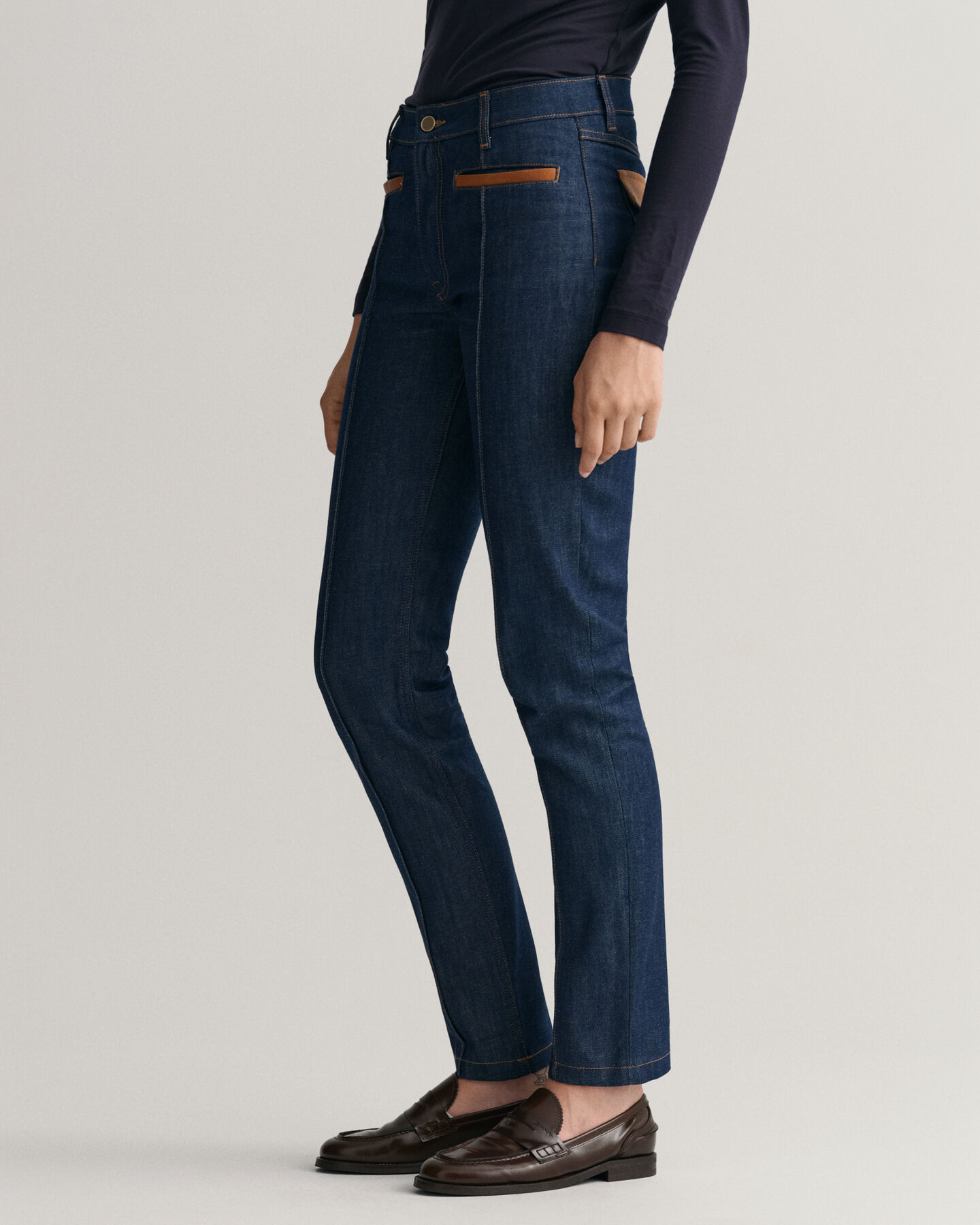 Slim Fit Jeans mit Lederdetails