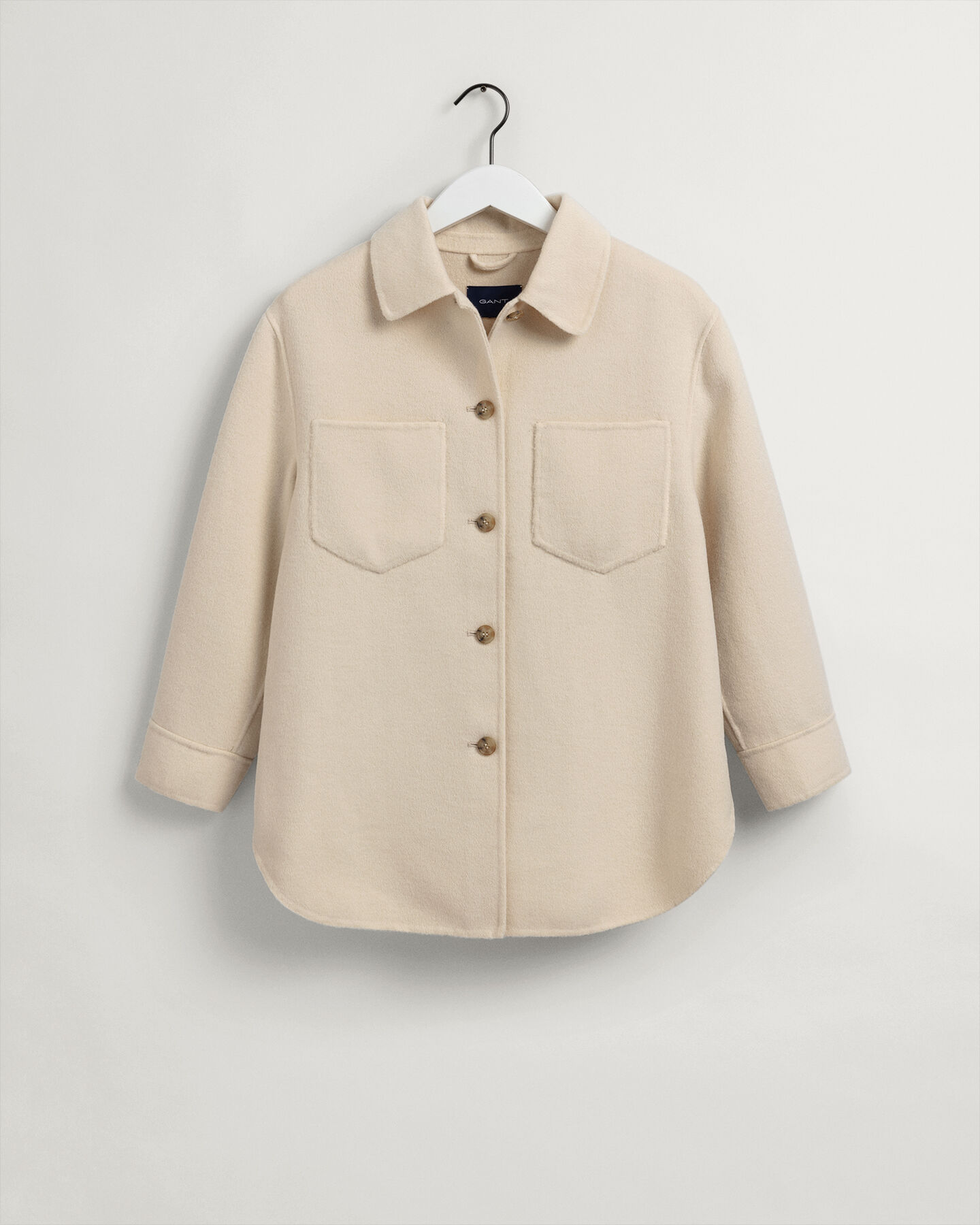 Handbestickte Hemdjacke