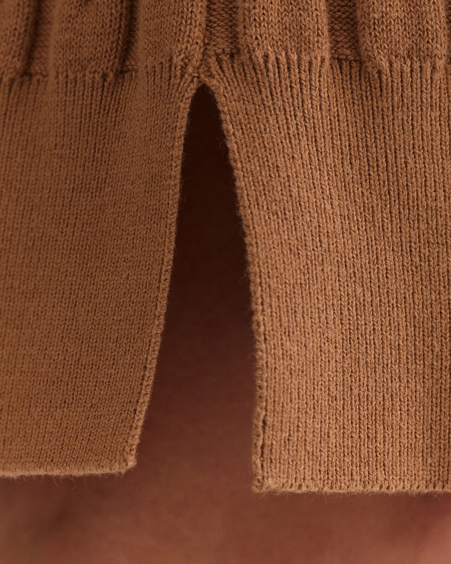 Kleid mit gedrehtem Zopfmuster