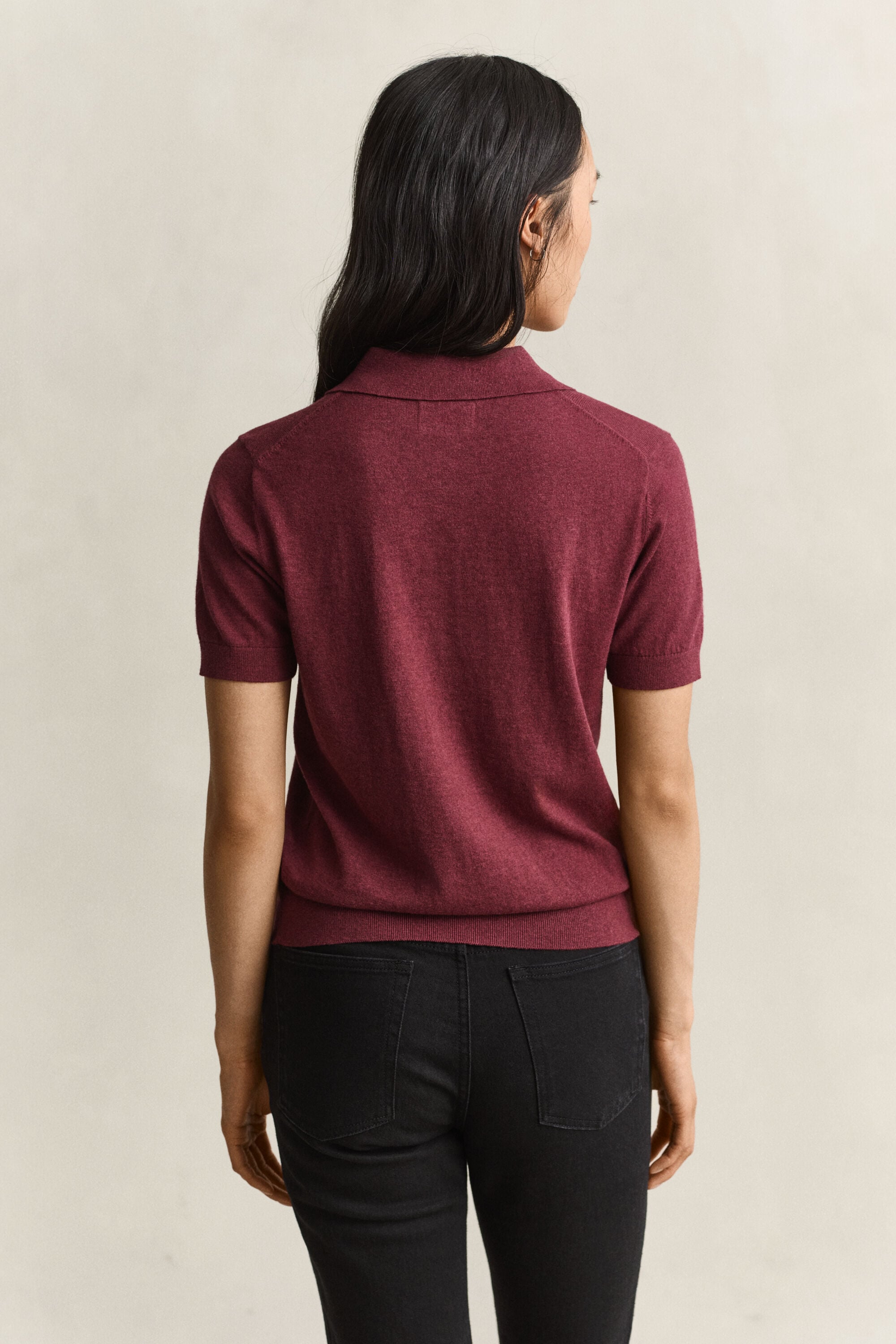 Leichter gestrickter Polopullover