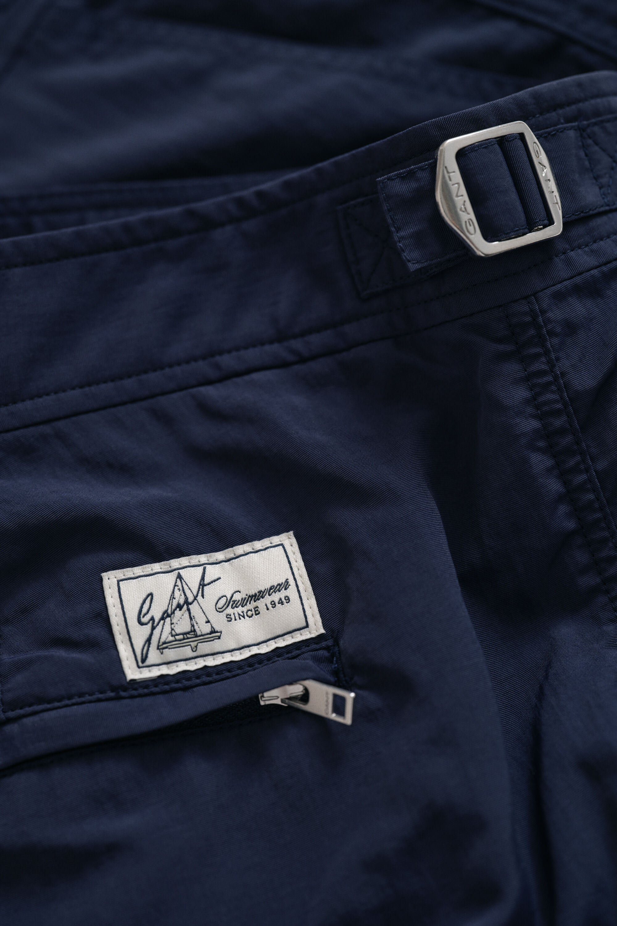 Enganliegende Badeshorts