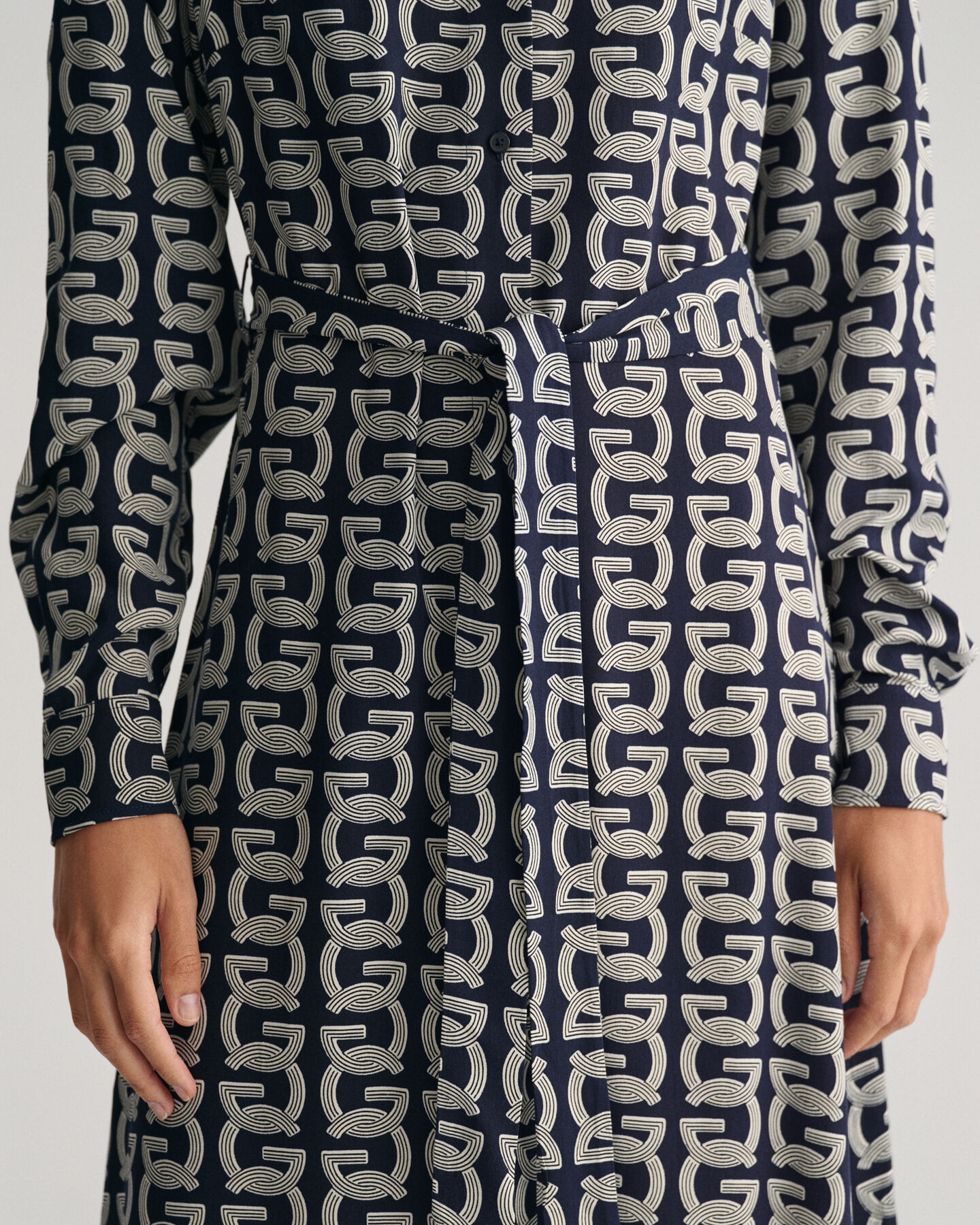 G Patterned Hendblusenkleid