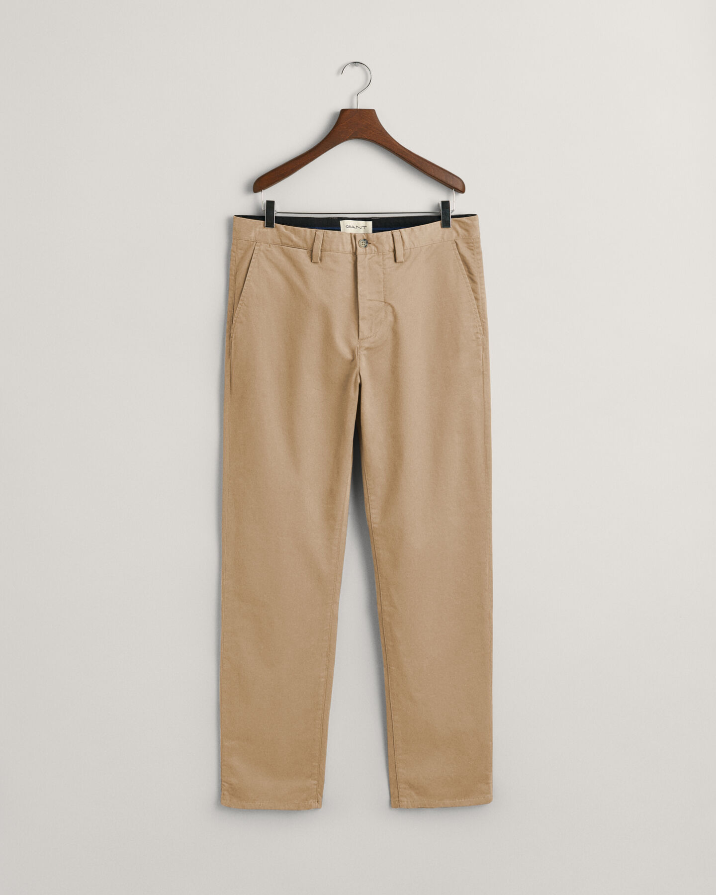 Seasonal Essential Regular Fit Archive Shield Chinohose