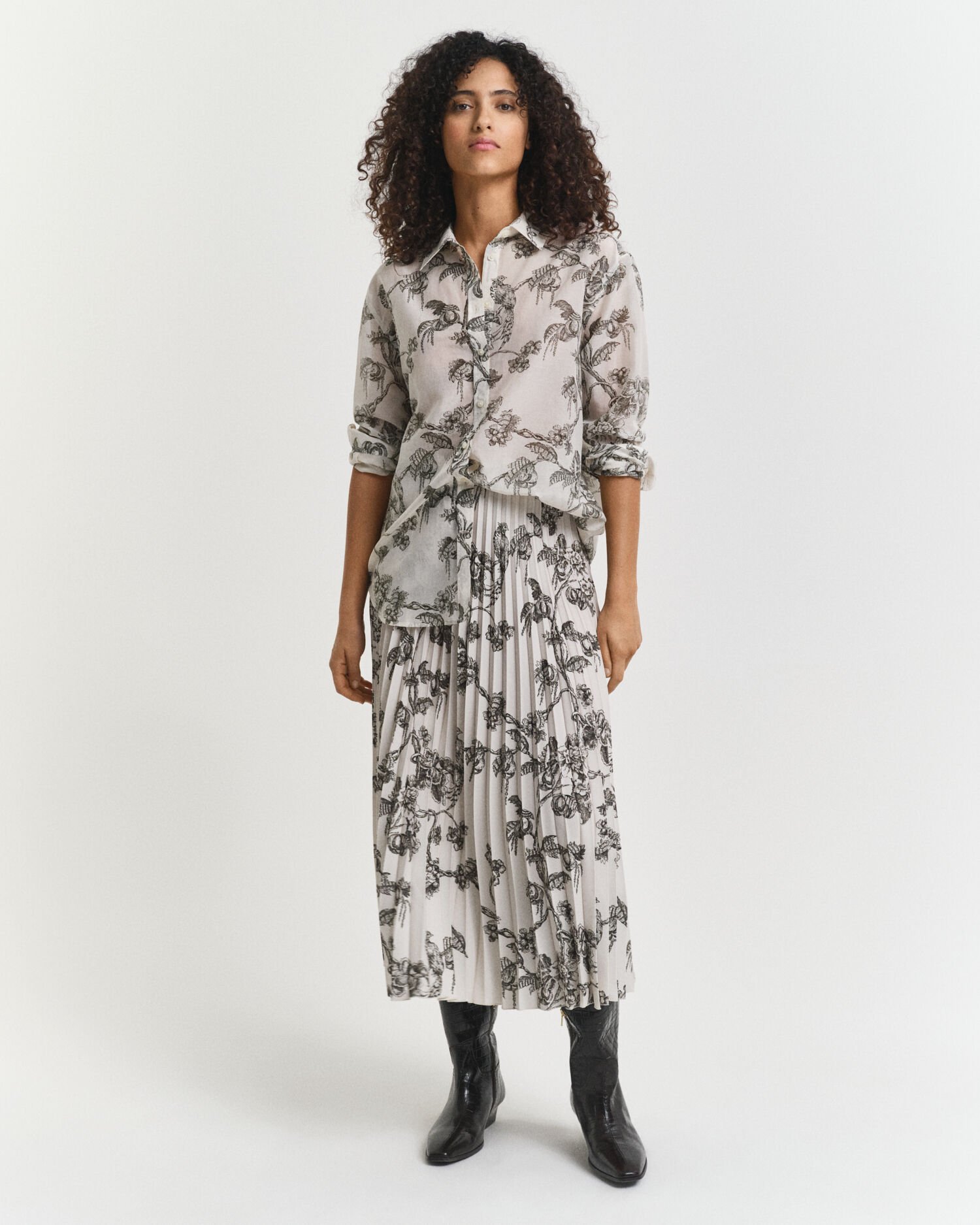 Midirock mit Falten und mit Baum-Print