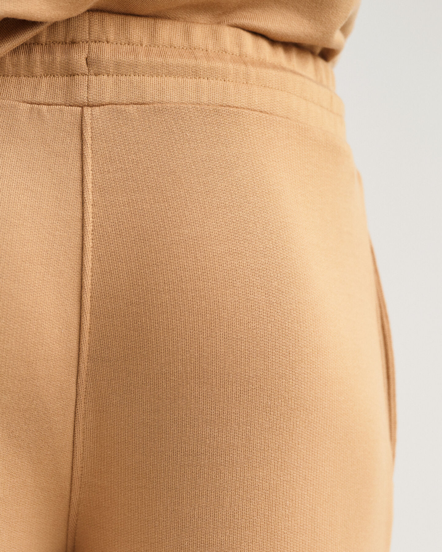 Ausgestellte Sweathose