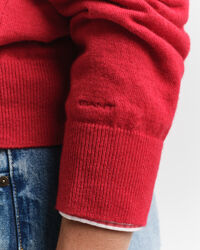 V-Neck Pullover mit Kontrasten