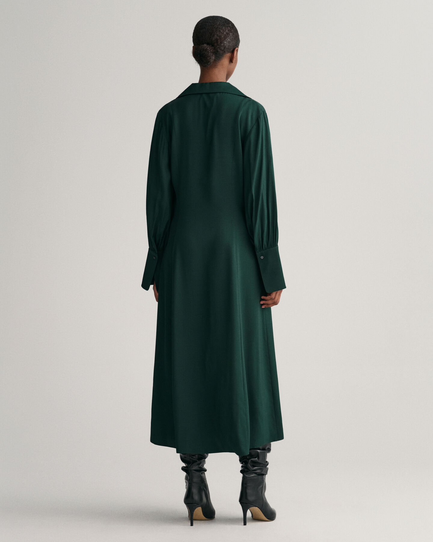 Slim Fit Kleid mit breiten Manschetten