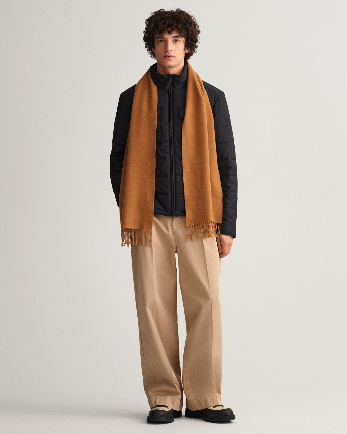 Einfarbiger Wollschal