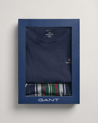 Karierter Pyjama mit T-Shirt in Geschenkbox