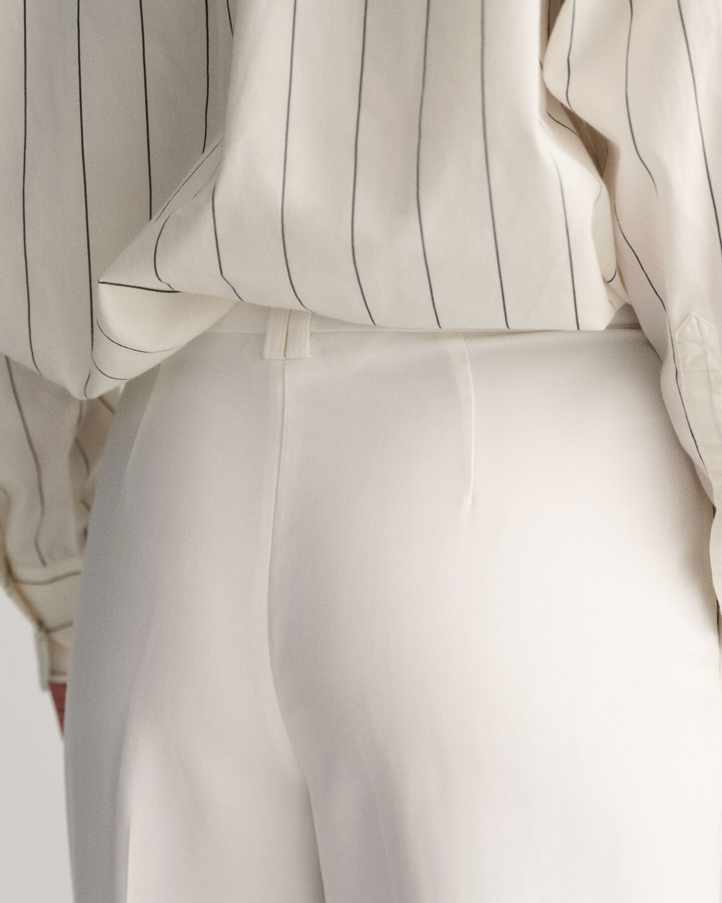 Relaxed Fit Hose mit Bundfalten