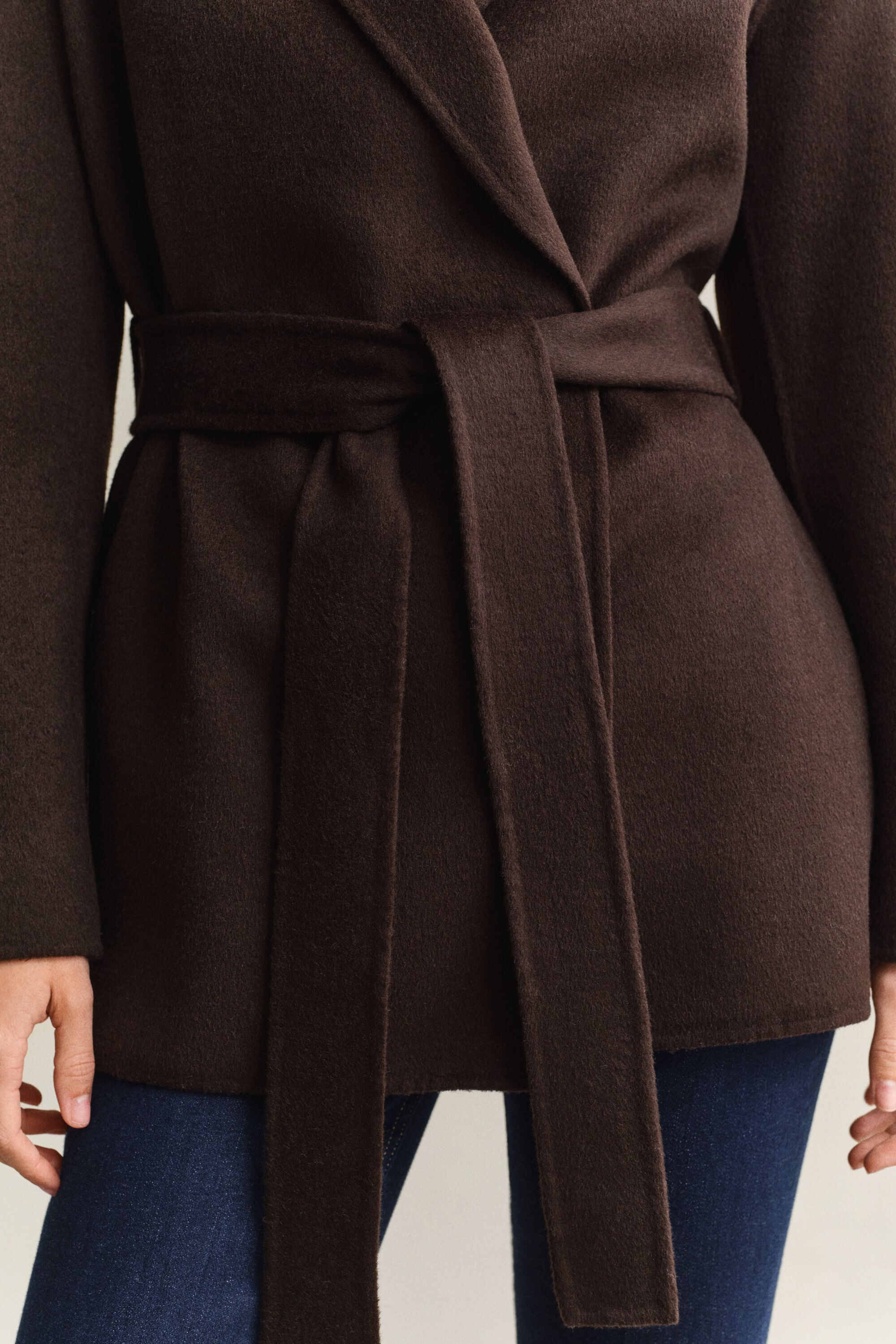 Handgenähte Jacke mit Gürtel