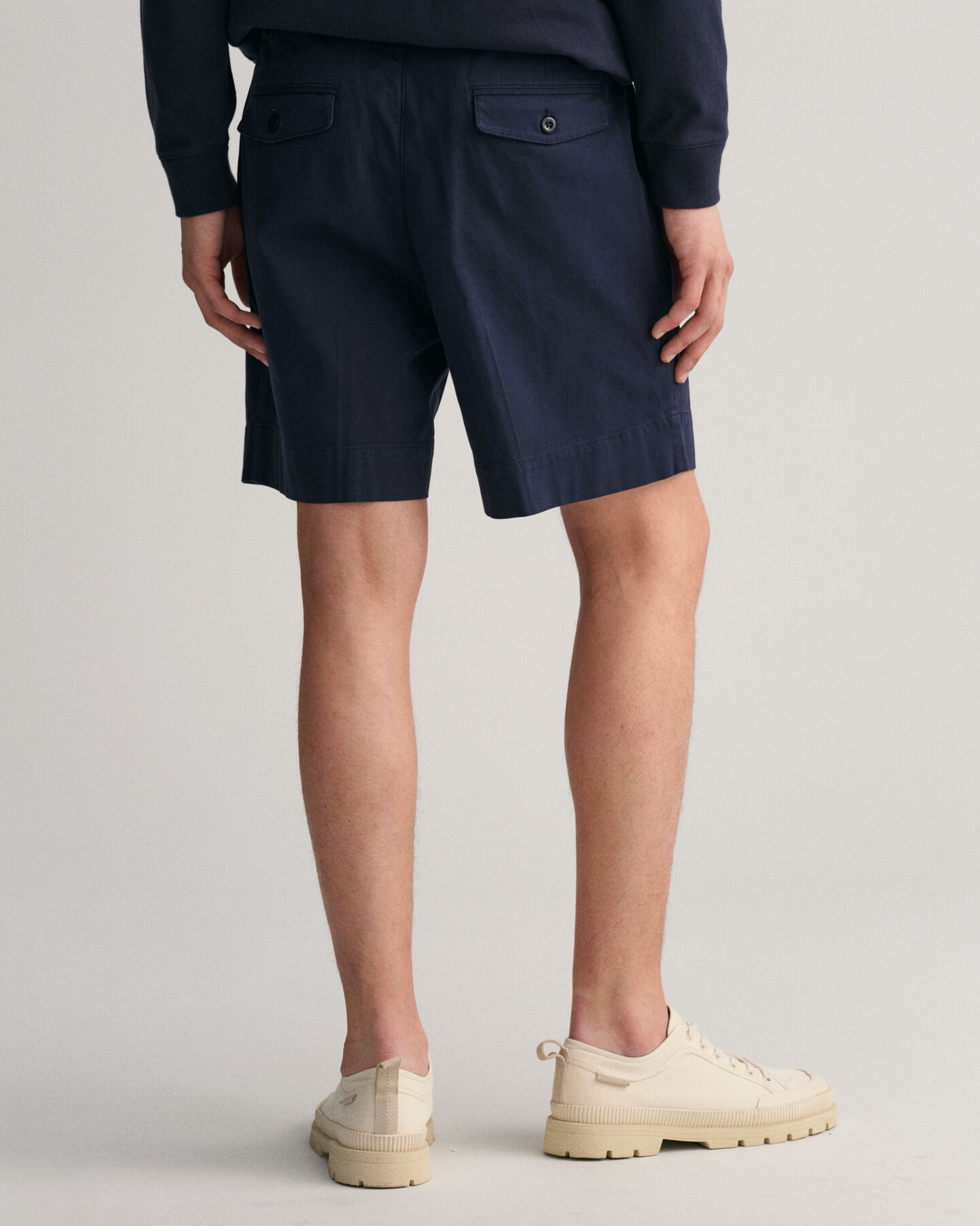 Twill-Chinoshorts mit Bundfalten