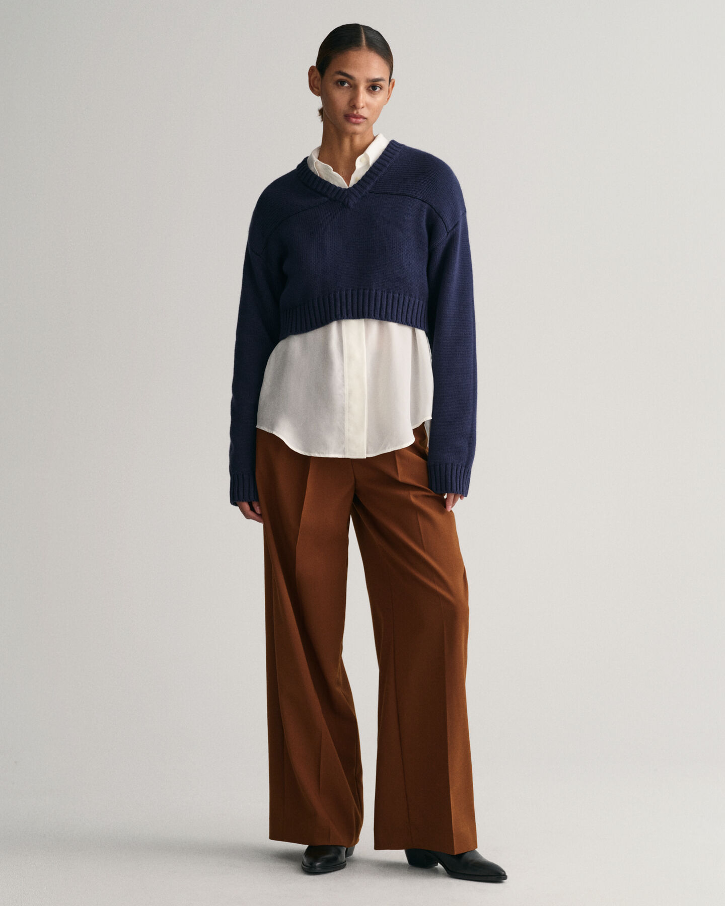 Verk&uuml;rzter V-Neck Pullover