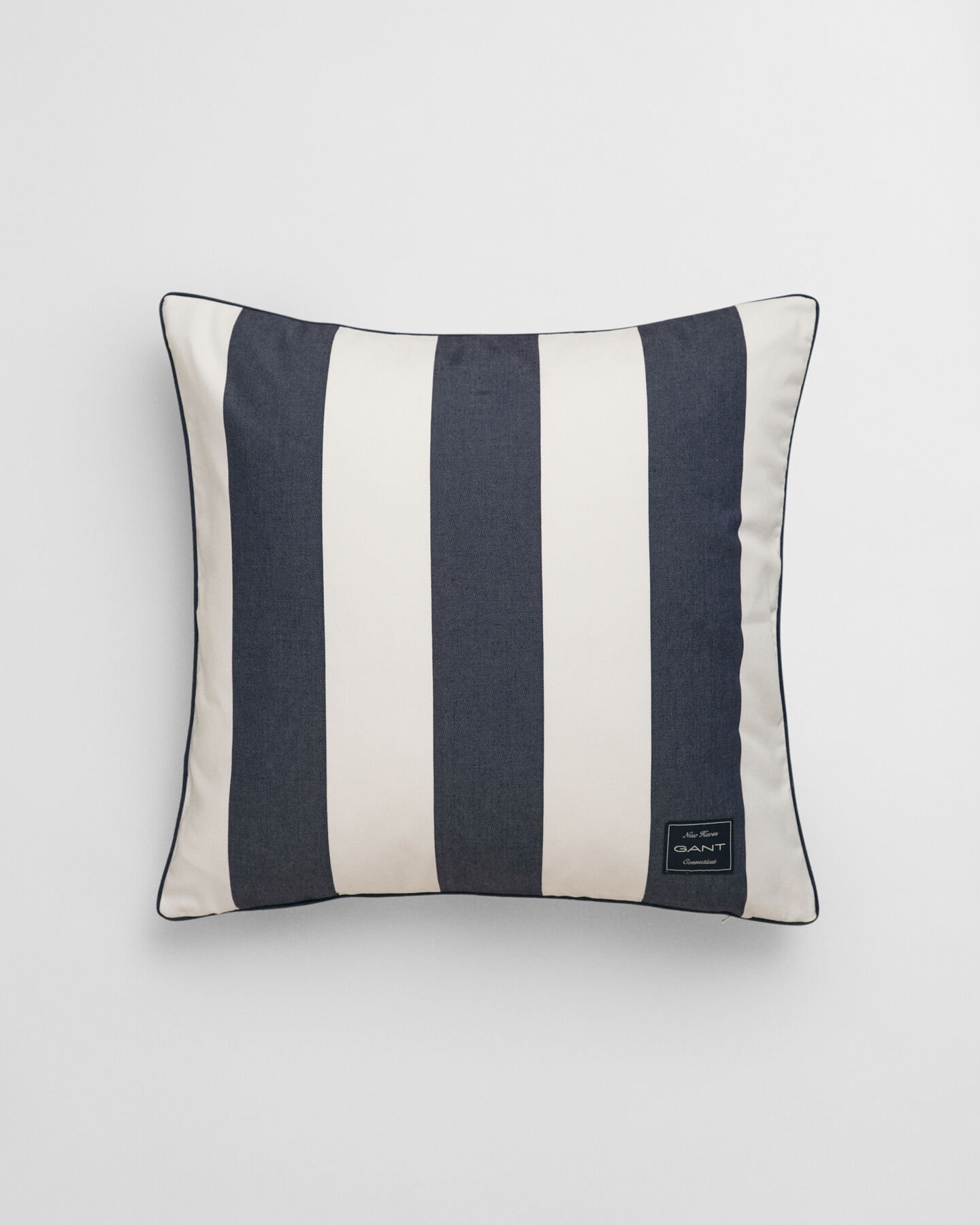 Kissenhülle mit Yacht-Streifen