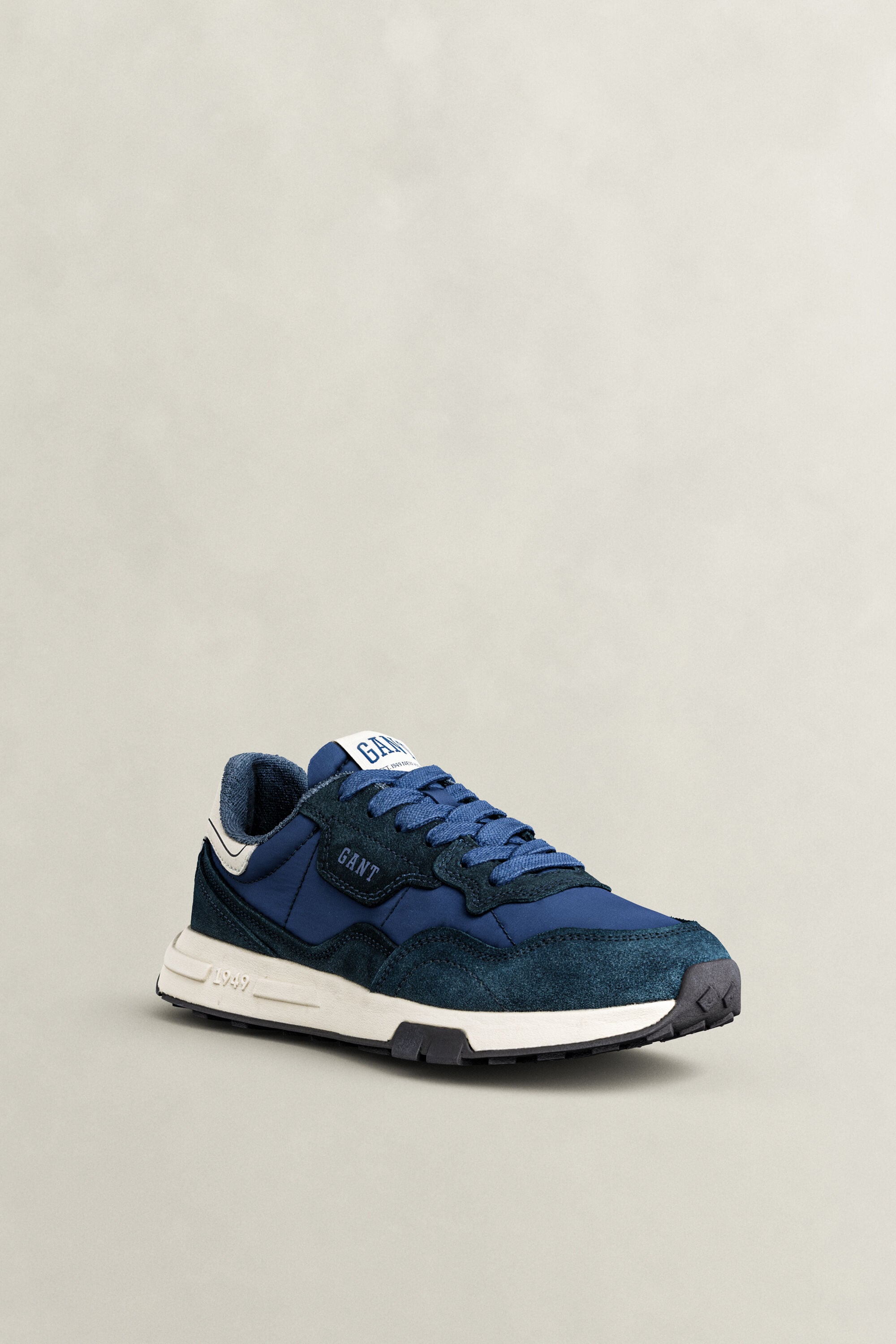 Youtron Sneaker aus Veloursleder