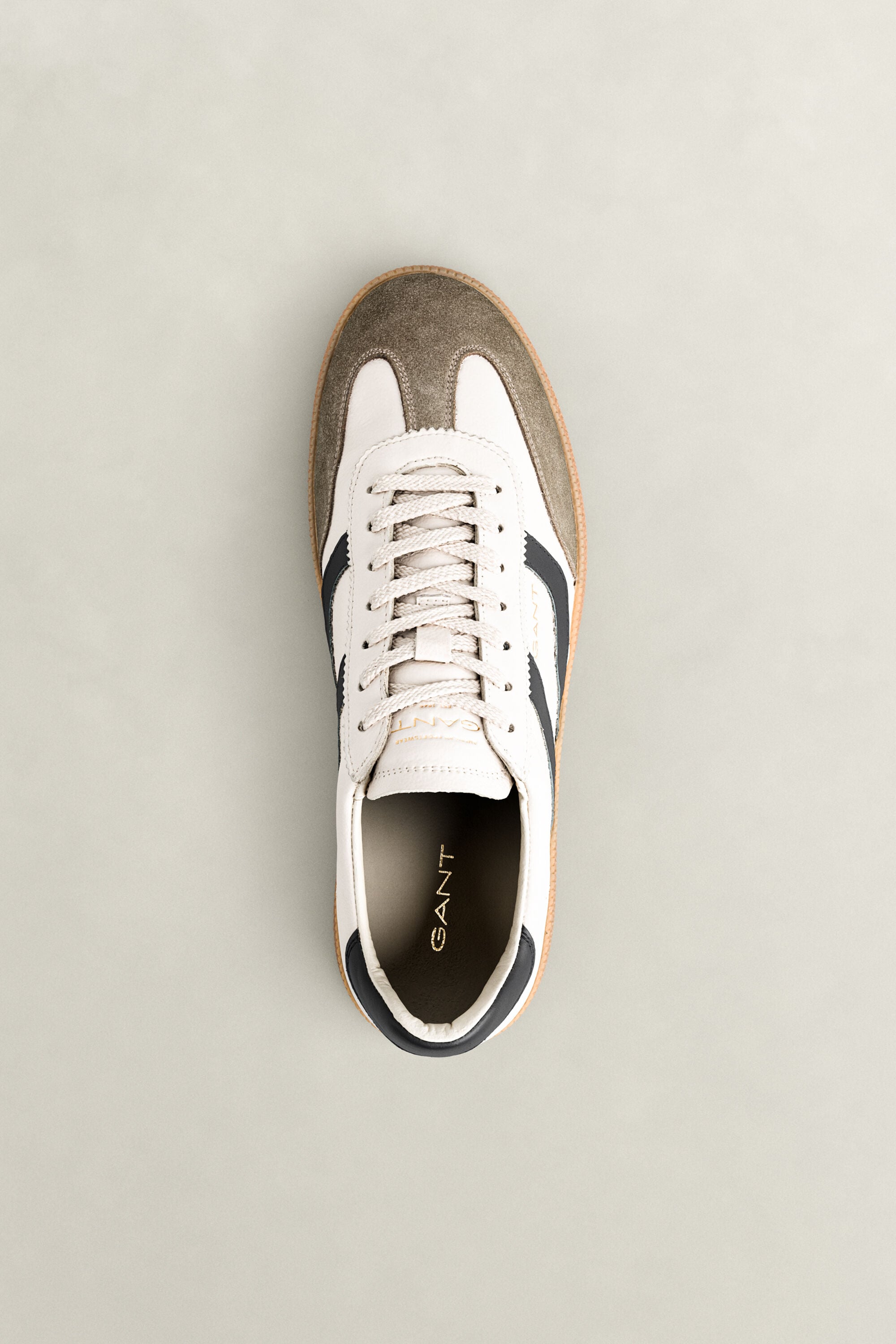 Cuzmo Sneaker aus Glatt- und Veloursleder