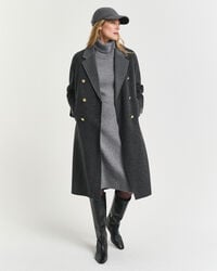 Rollkragenkleid mit Strickdetails