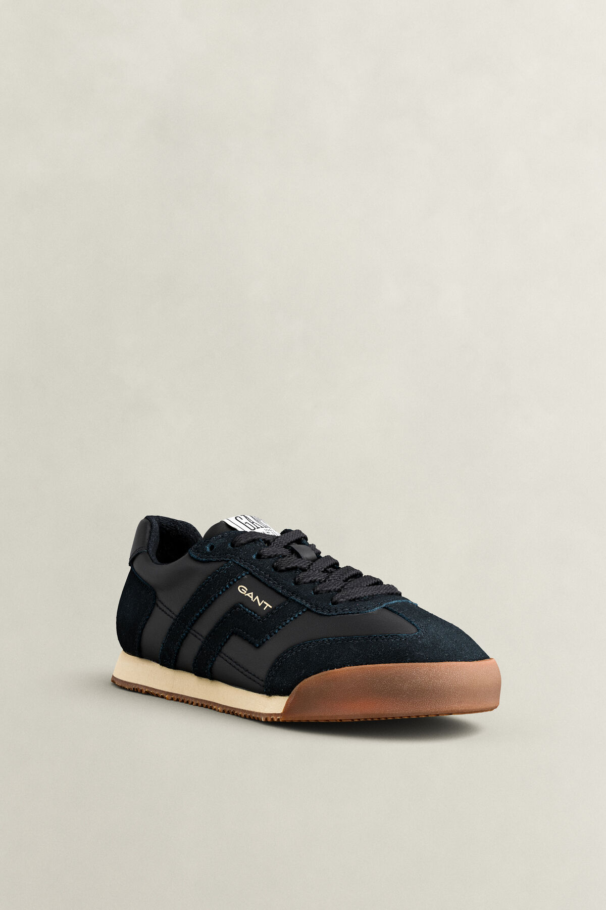Beylana Sneaker aus Leder — BLACK