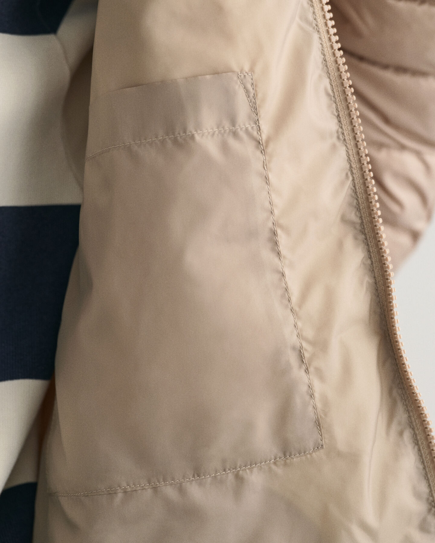 Leichte Steppjacke im Bomberstil