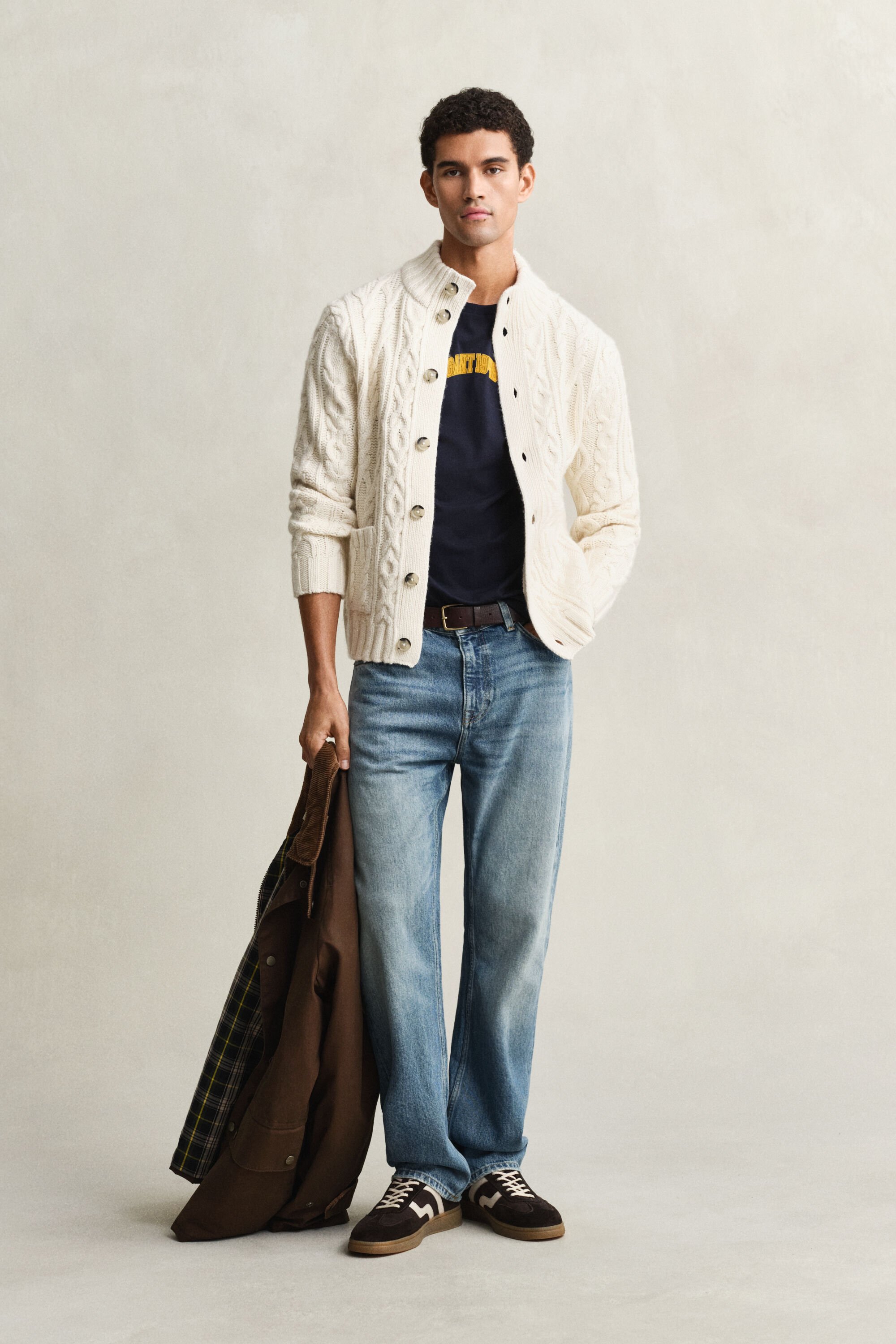 Strickjacke mit Zopfmuster