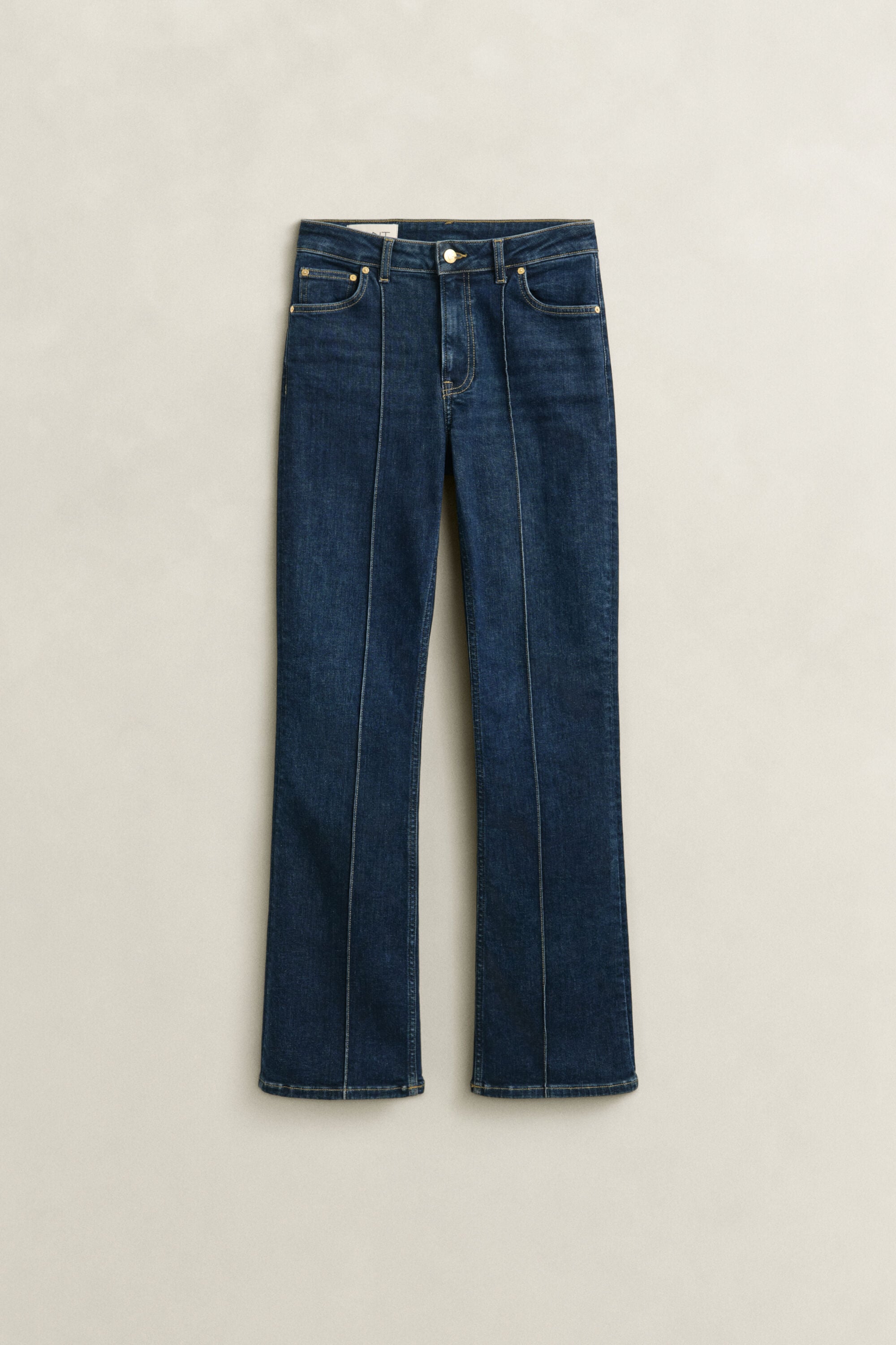 Ausgestellte Slim Fit Jeans mit Biesen