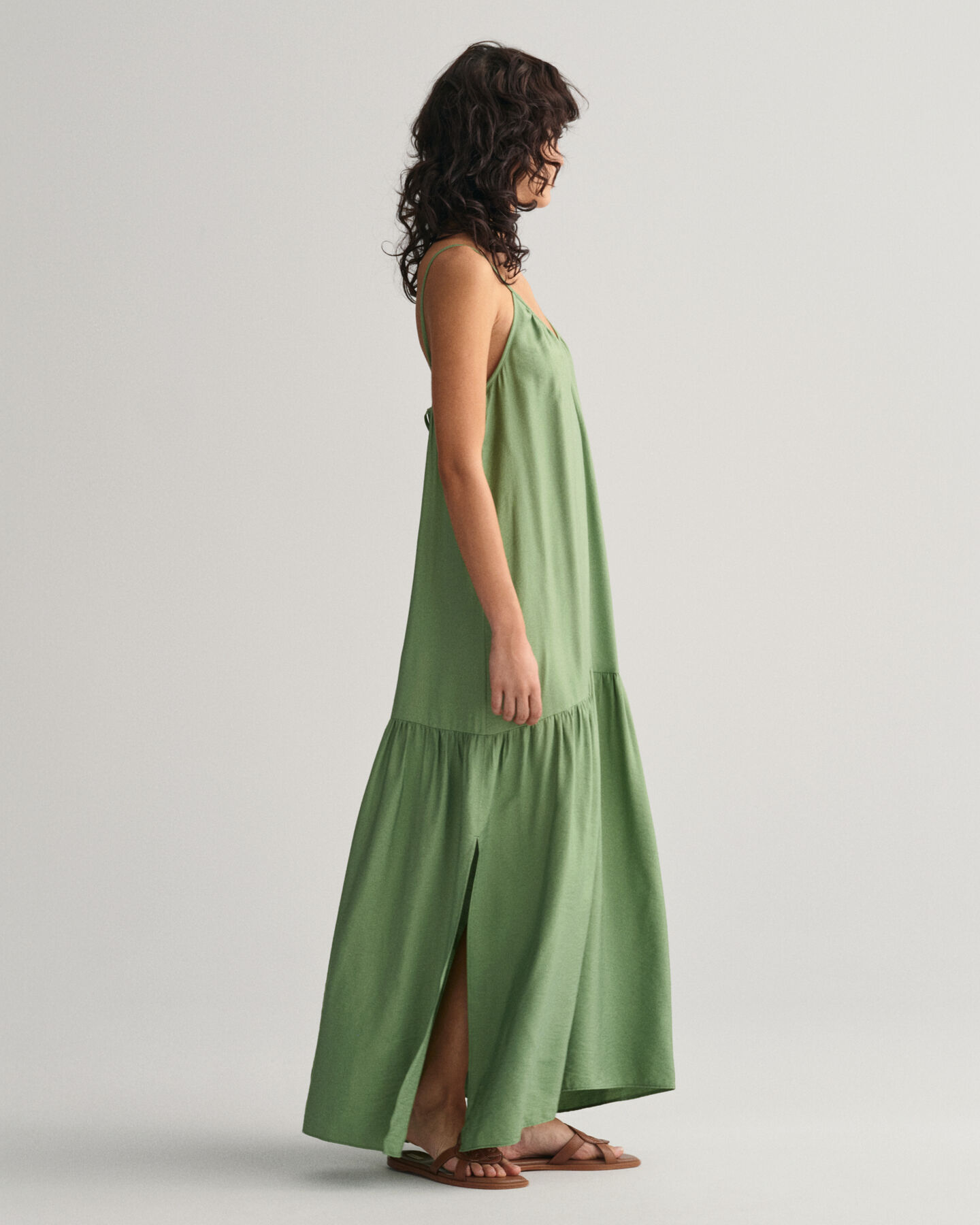 Maxikleid mit schmalen Tr&auml;gern