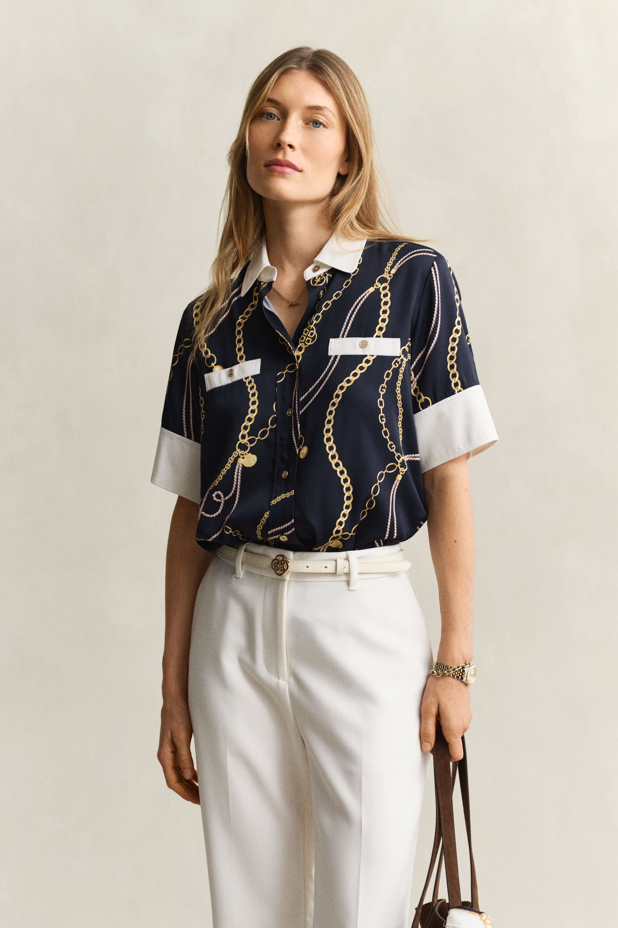 Bluse mit Kontrastkragen