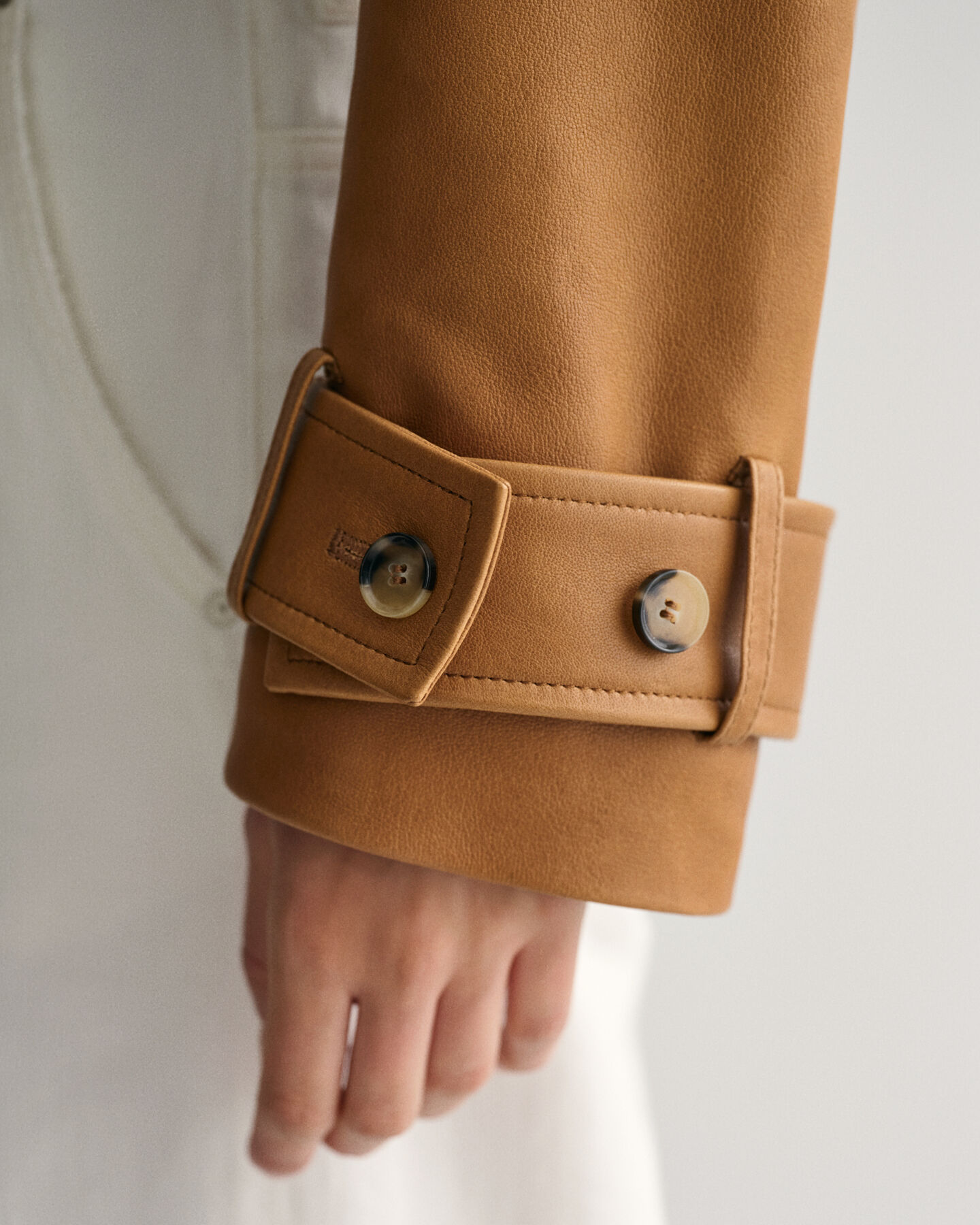 Verkürzte Trenchjacke aus Leder