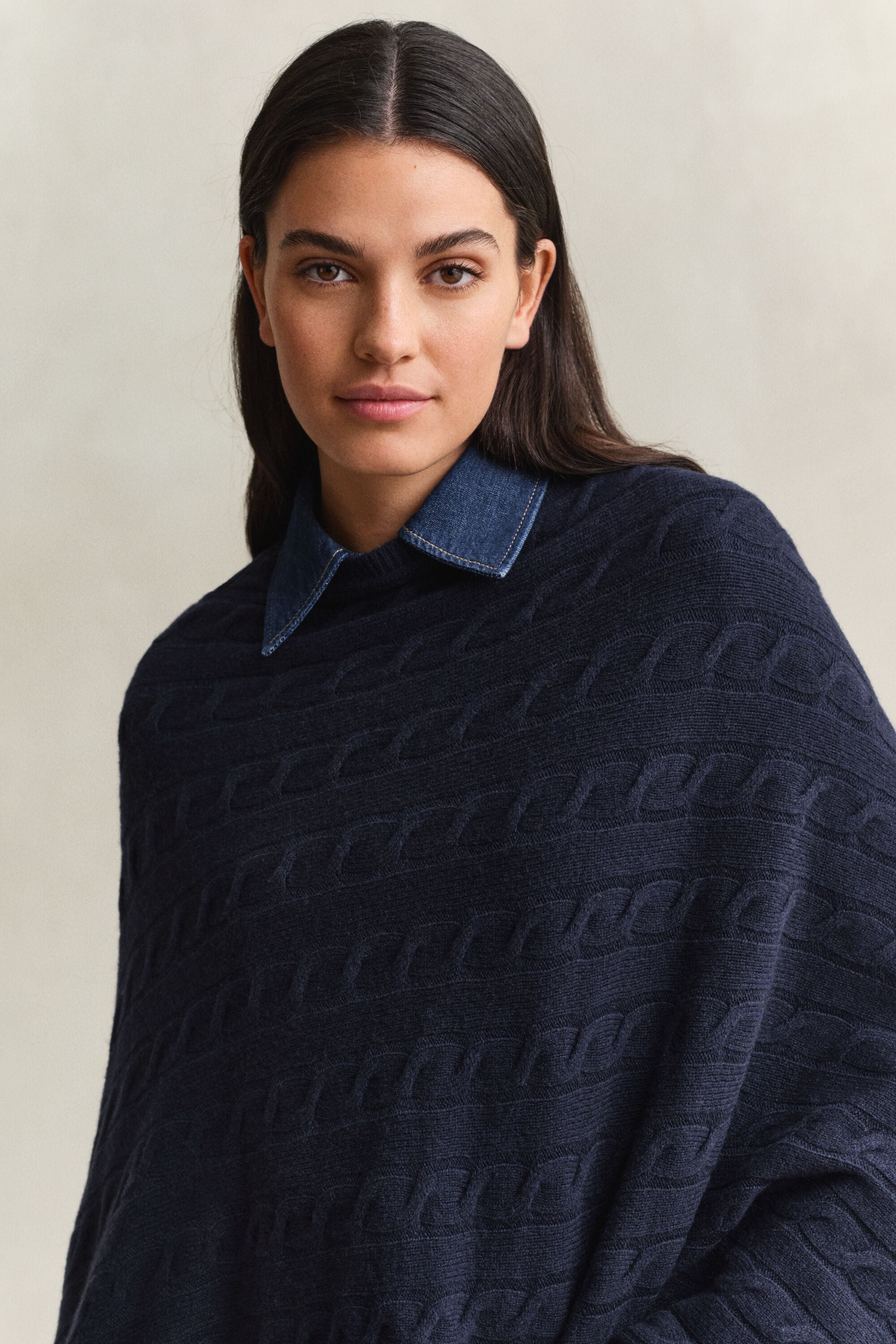 Zopfstrick Poncho aus Wolle