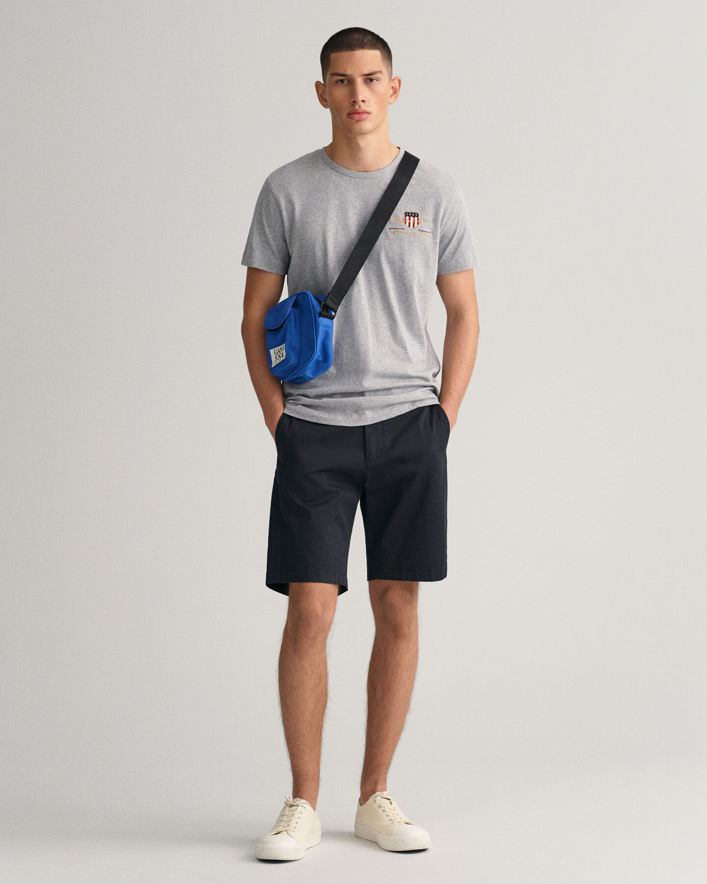 Hallden Slim Fit Twill-Shorts