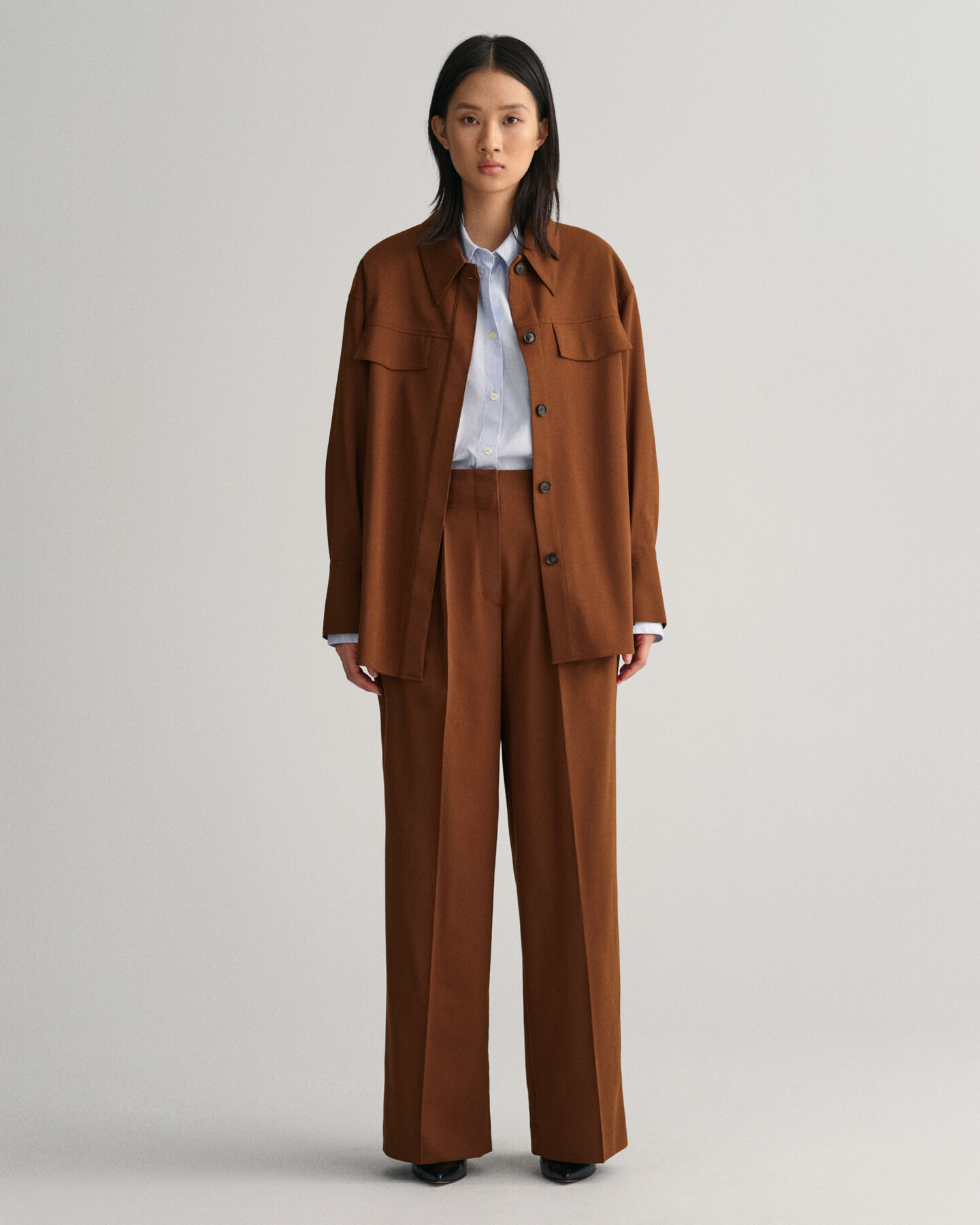 Hochbundhose mit Bundfalten und weitem Bein