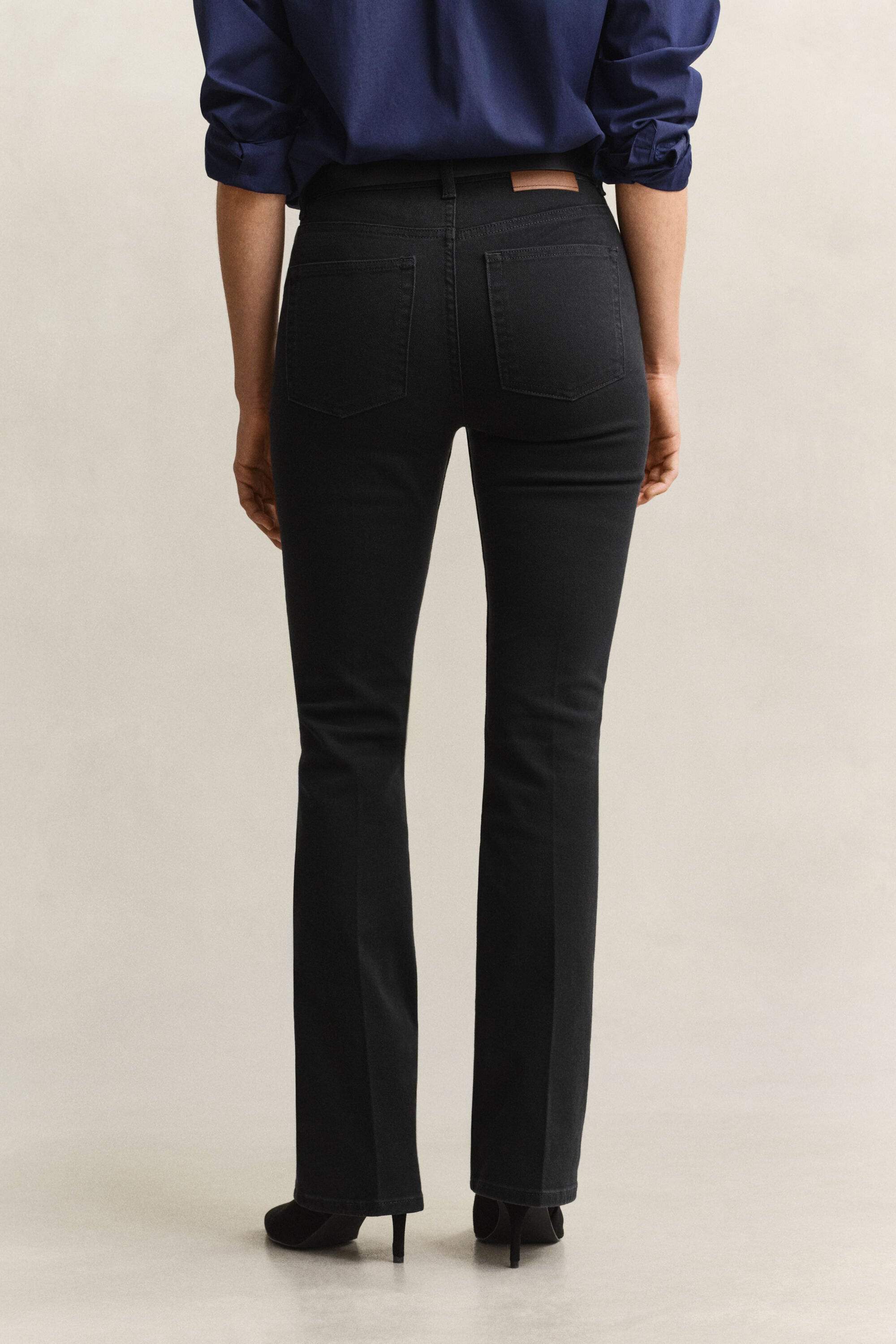 Ausgestellte Slim Fit Stretch-Jeans