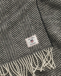 Wolldecke mit Fischgrätmuster