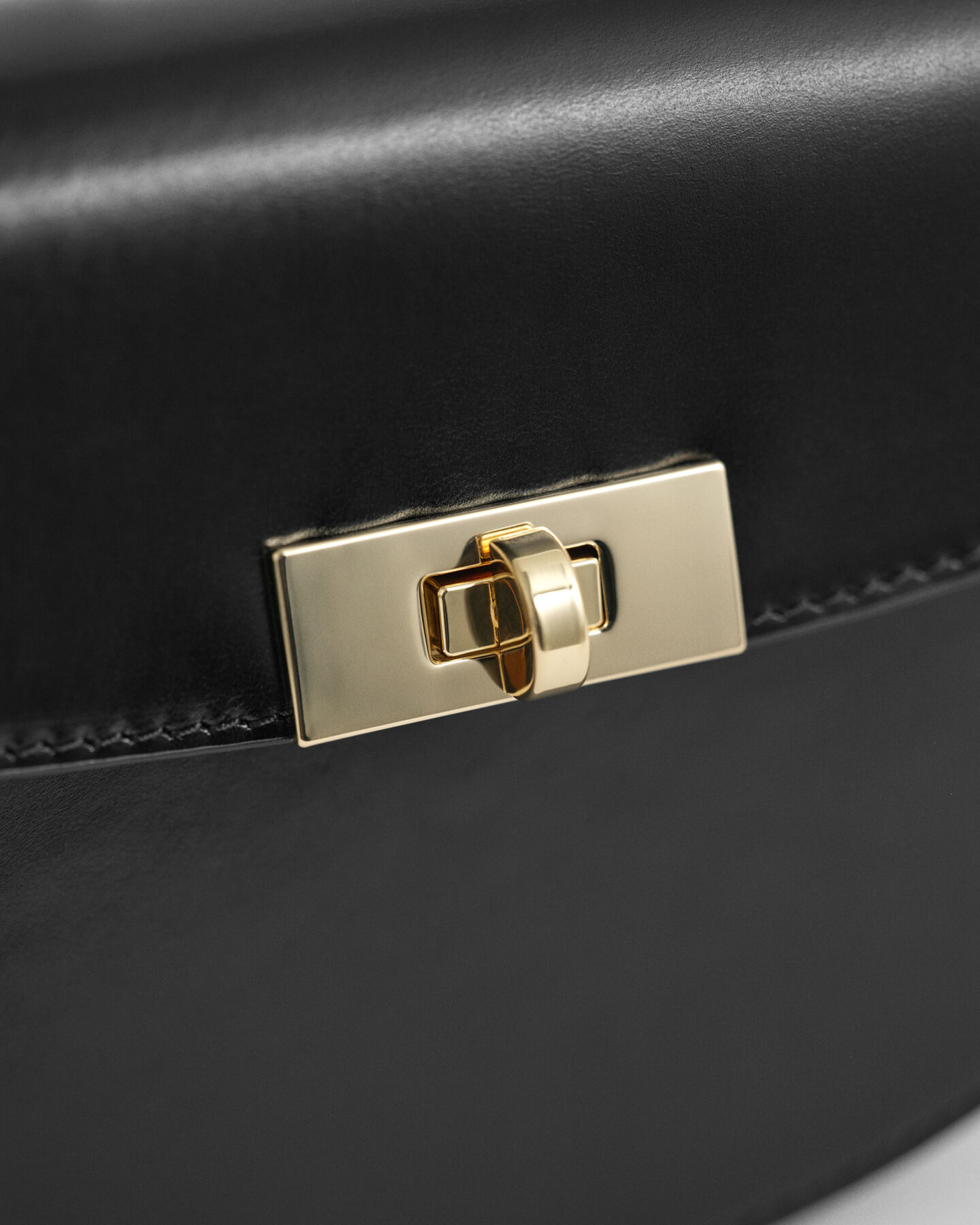 Schultertasche aus Leder