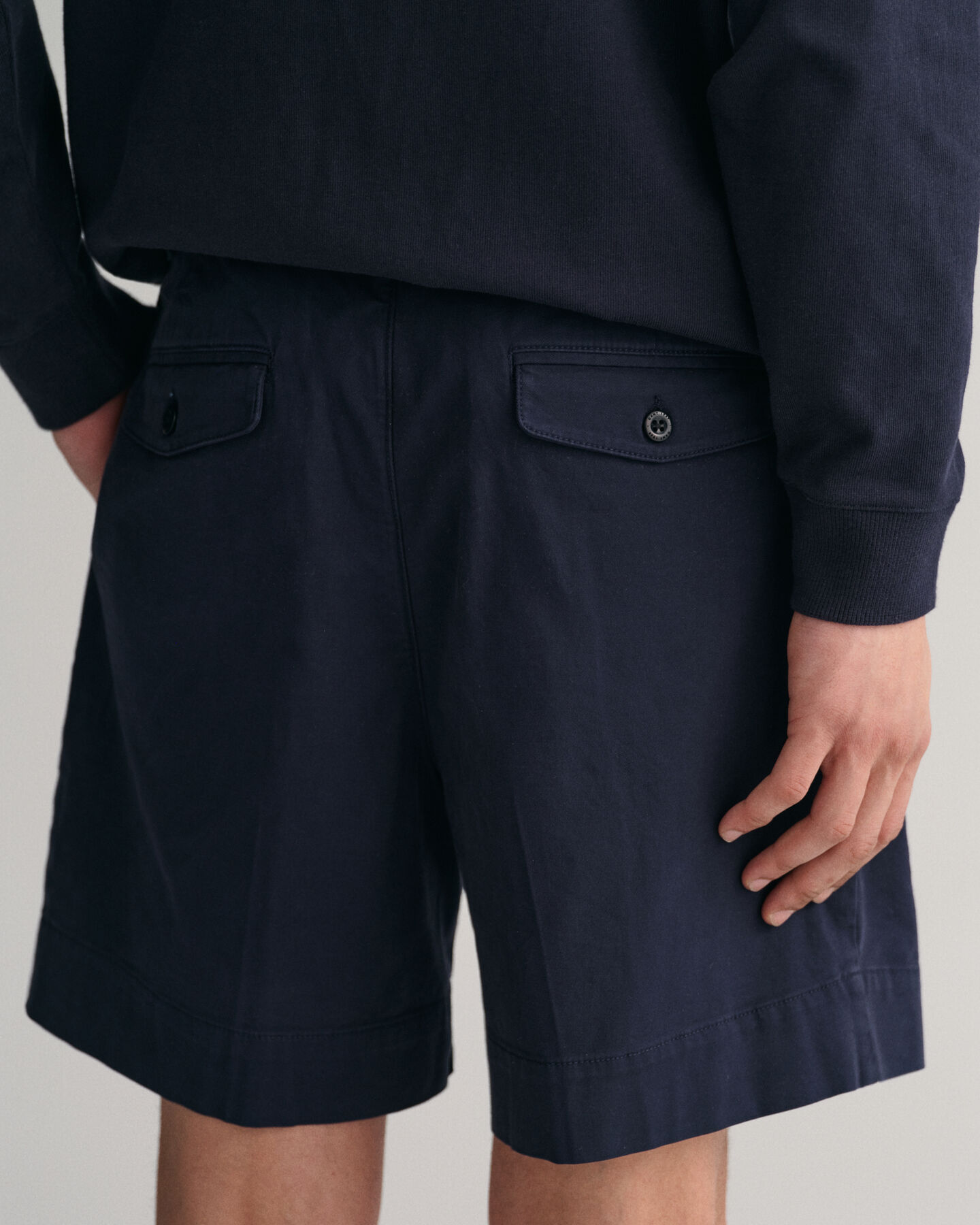 Twill-Chinoshorts mit Bundfalten