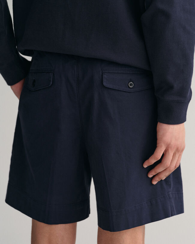 Twill-Chinoshorts mit Bundfalten