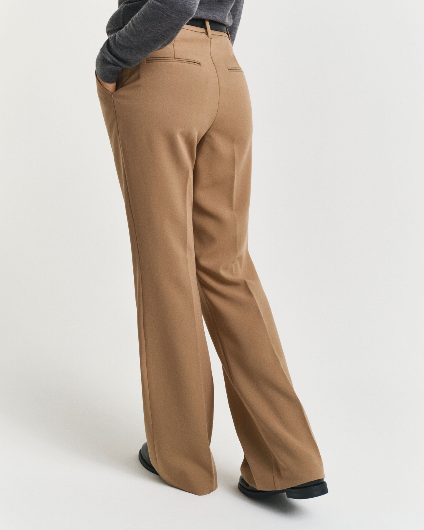 Slim Fit Slacks mit Schlag