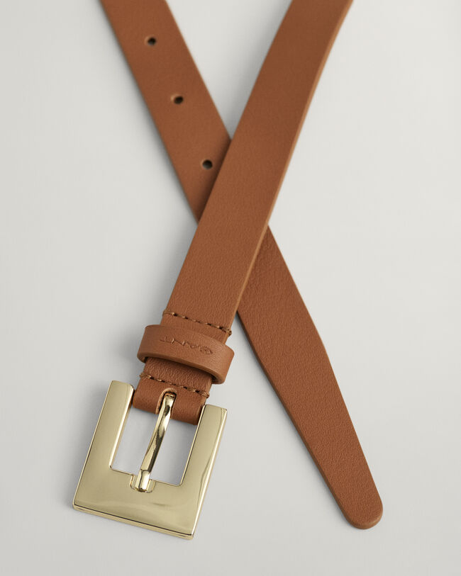 Schmaler Gürtel mit eckiger Schnalle