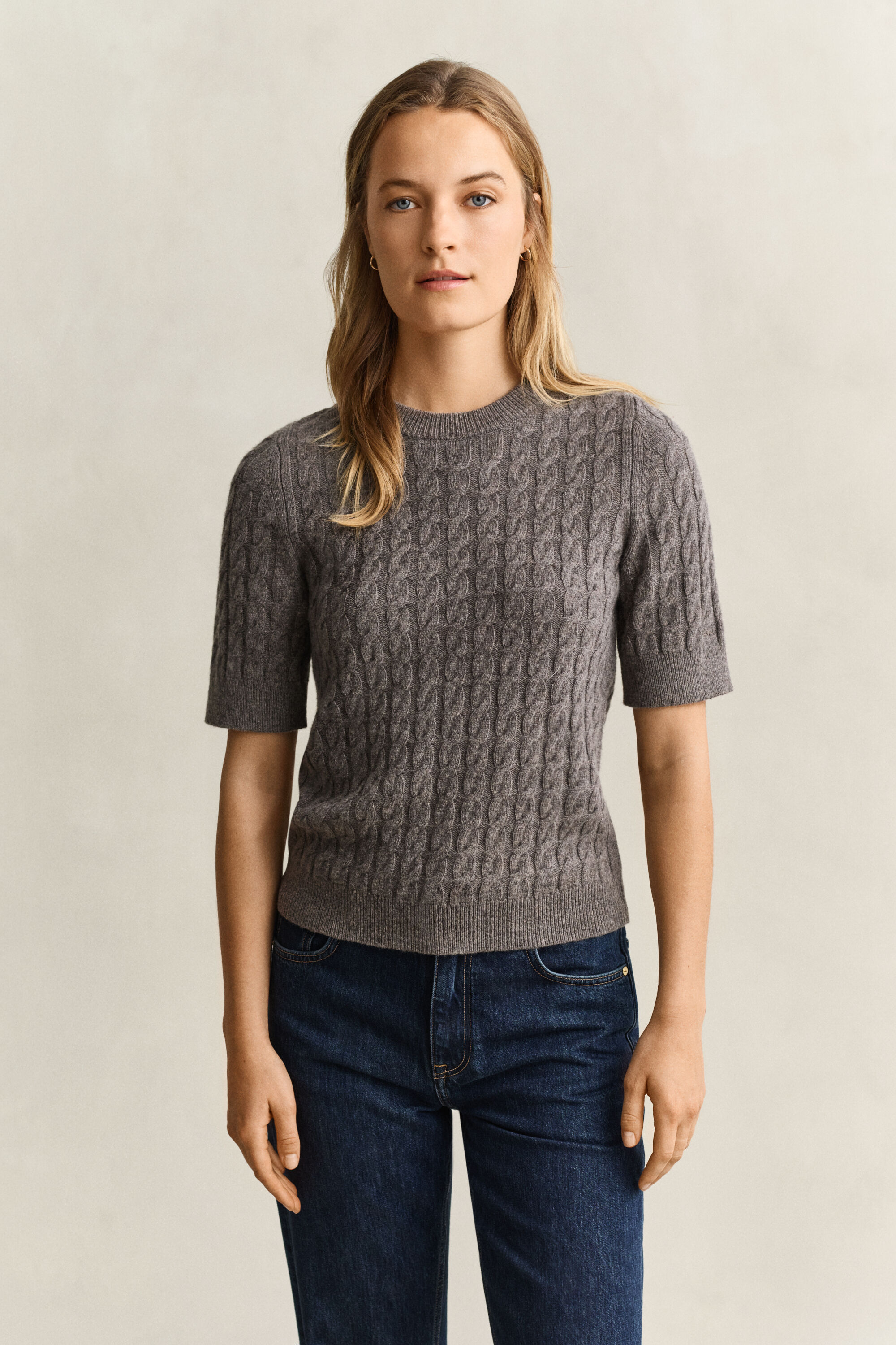 Kurzarmpullover mit Zopfmuster aus Woll-Kaschmir-Mix