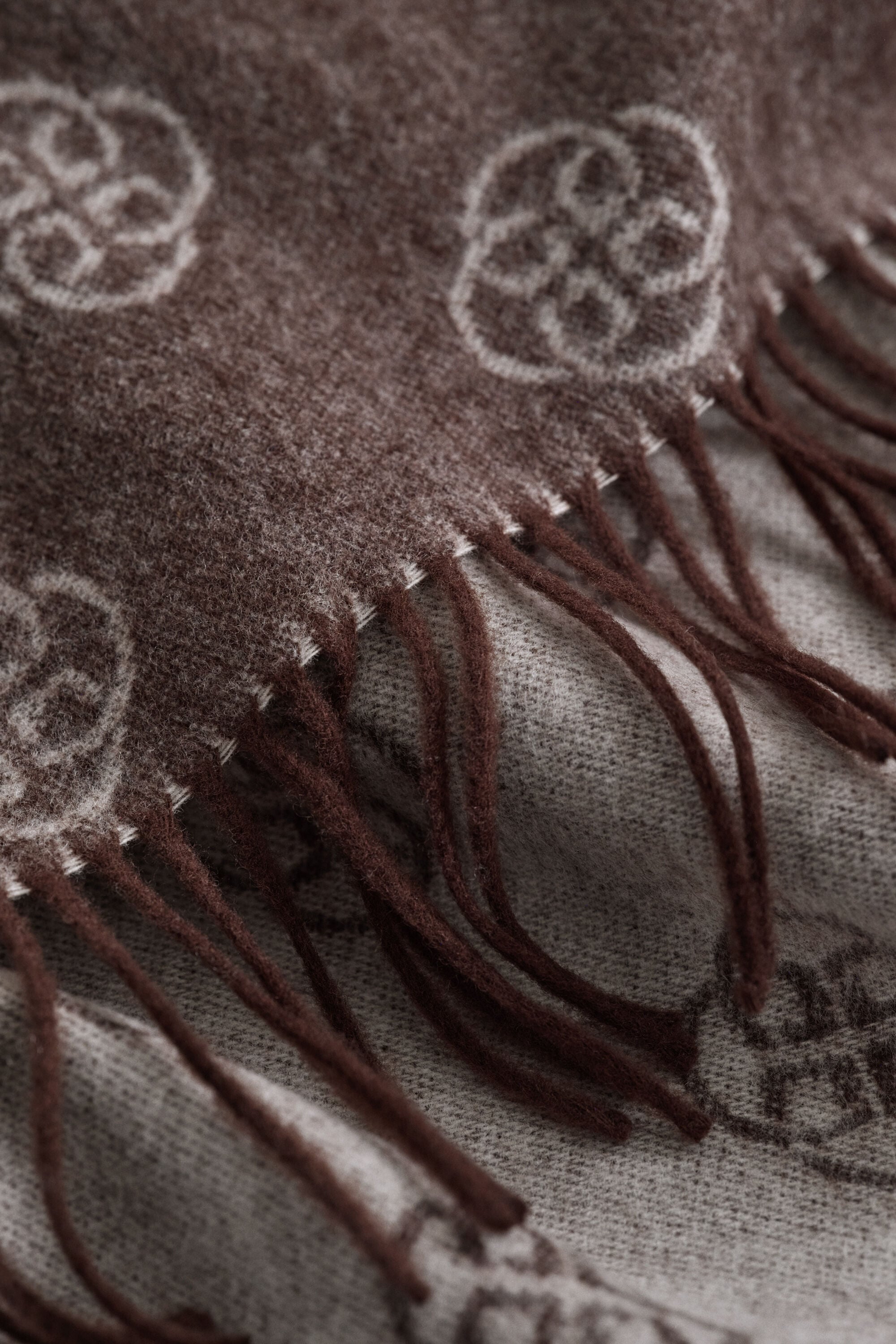 Monogram Wollschal