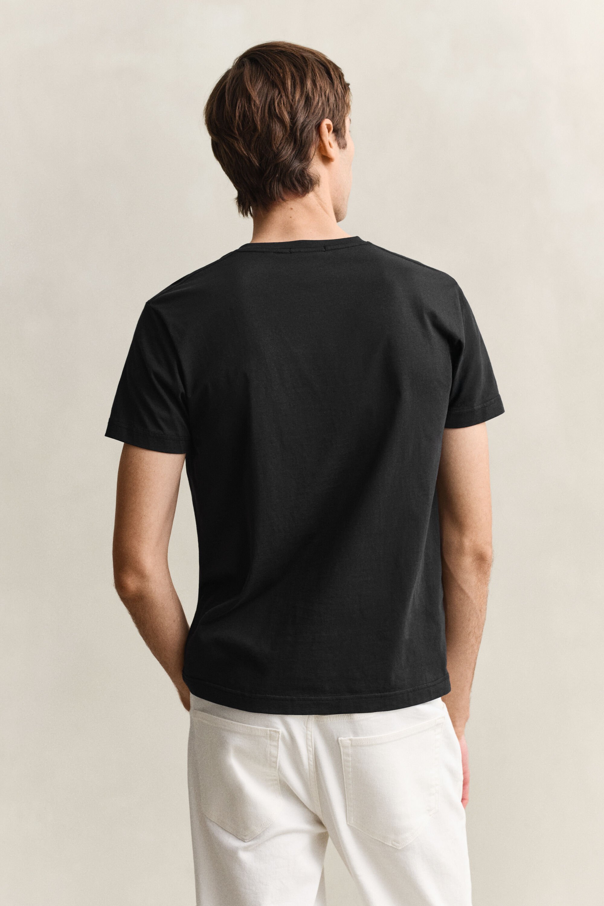 Slim Fit Shield T-Shirt mit V-Ausschnitt