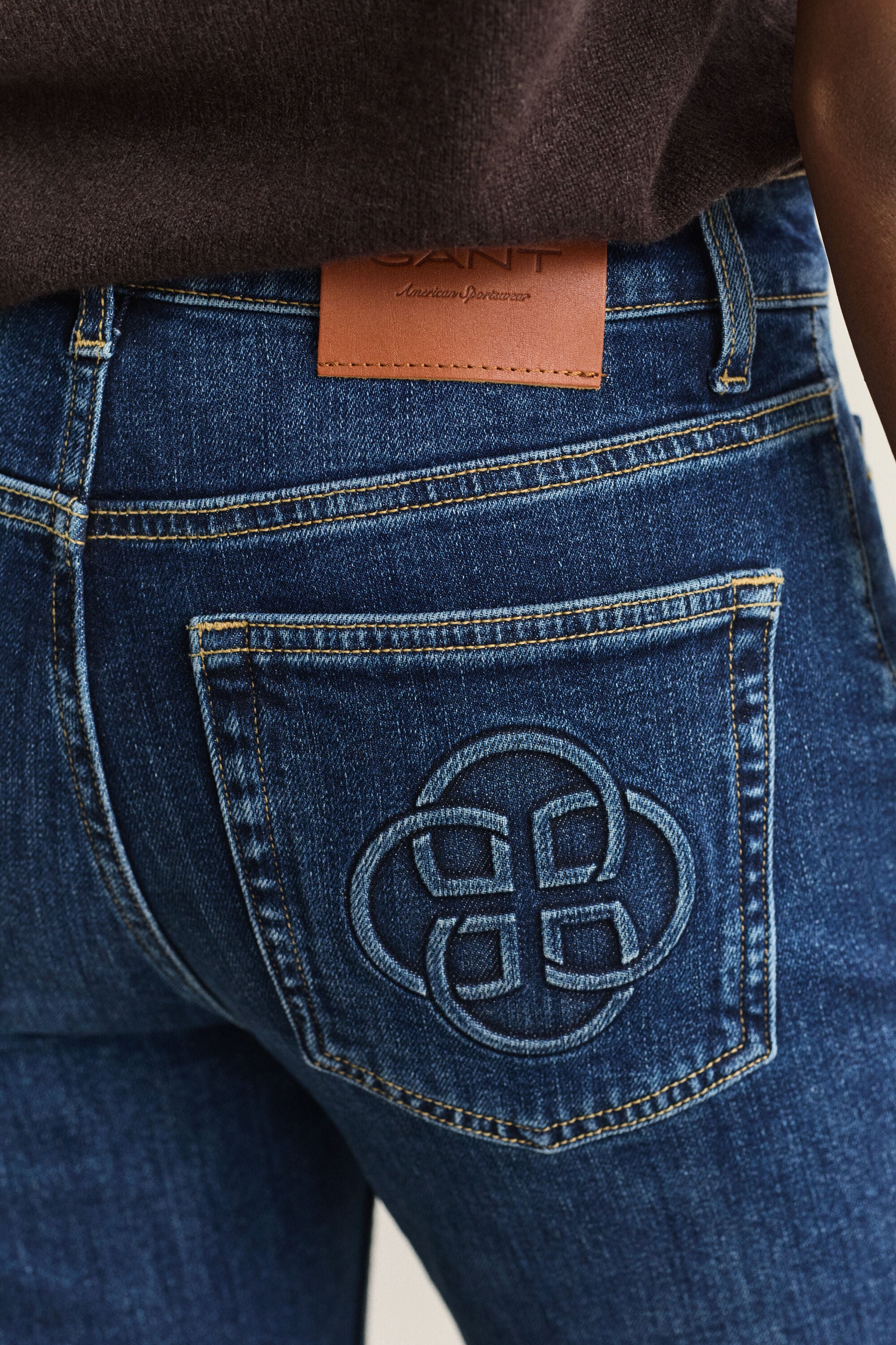Monogram Jeans mit ausgestelltem Bein