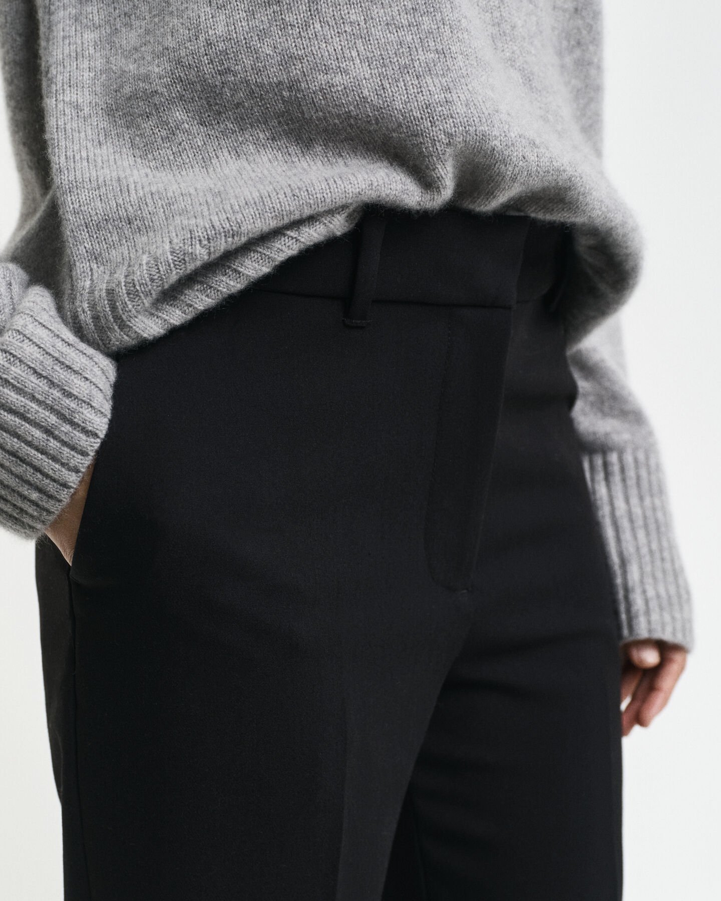 Slim Fit Slacks mit Schlag