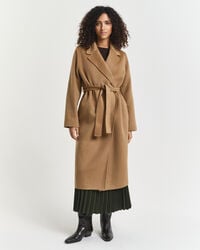 Handgenähter Mantel mit Gürtel